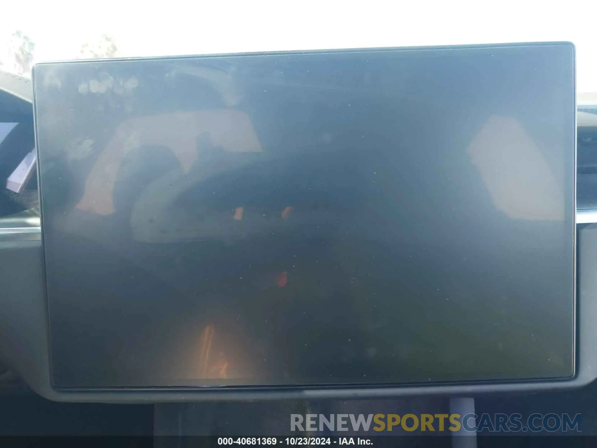 18 Photograph of a damaged car 7SAXCBE69PF410115 TESLA MODEL X 2023