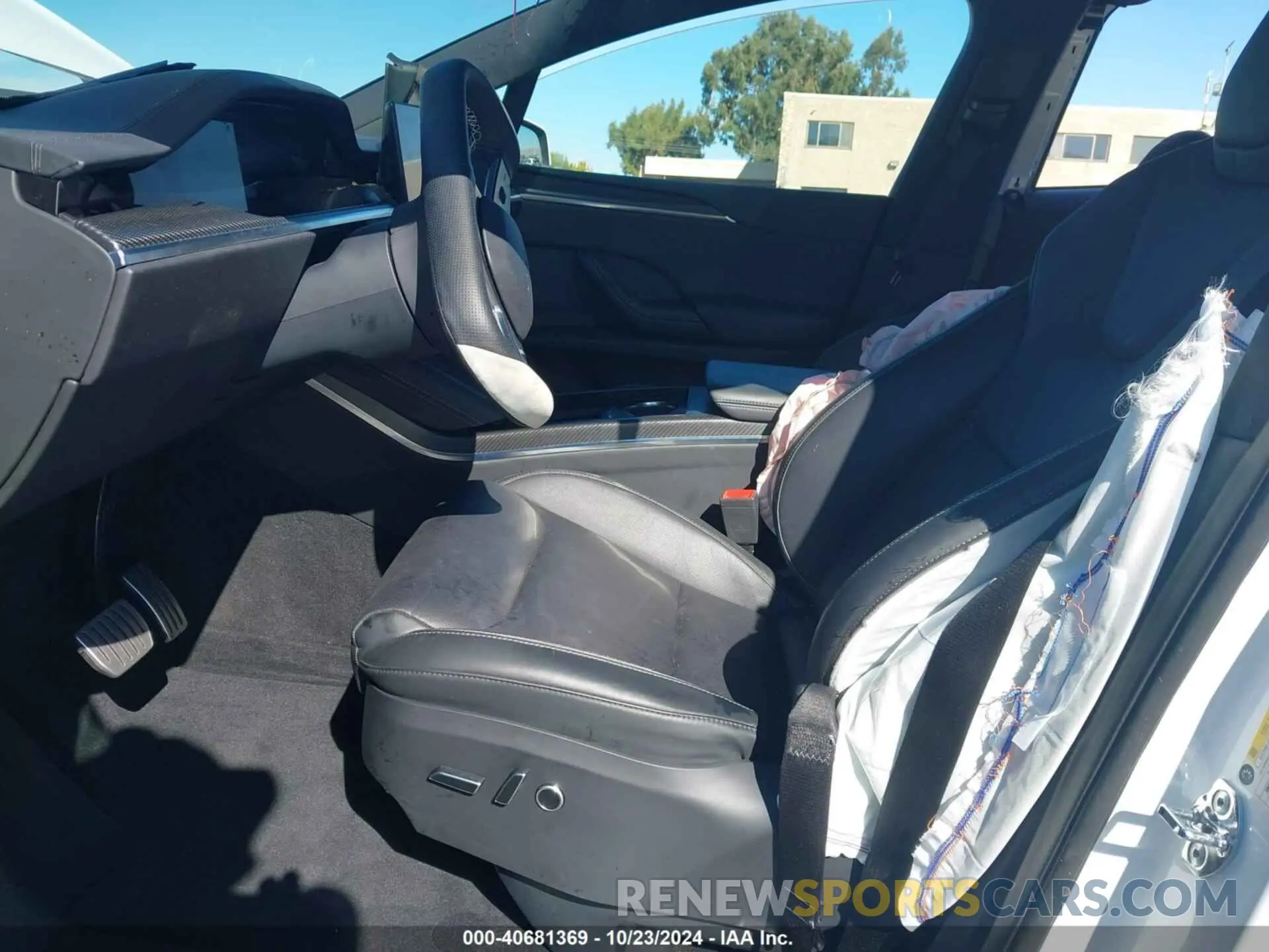 5 Photograph of a damaged car 7SAXCBE69PF410115 TESLA MODEL X 2023