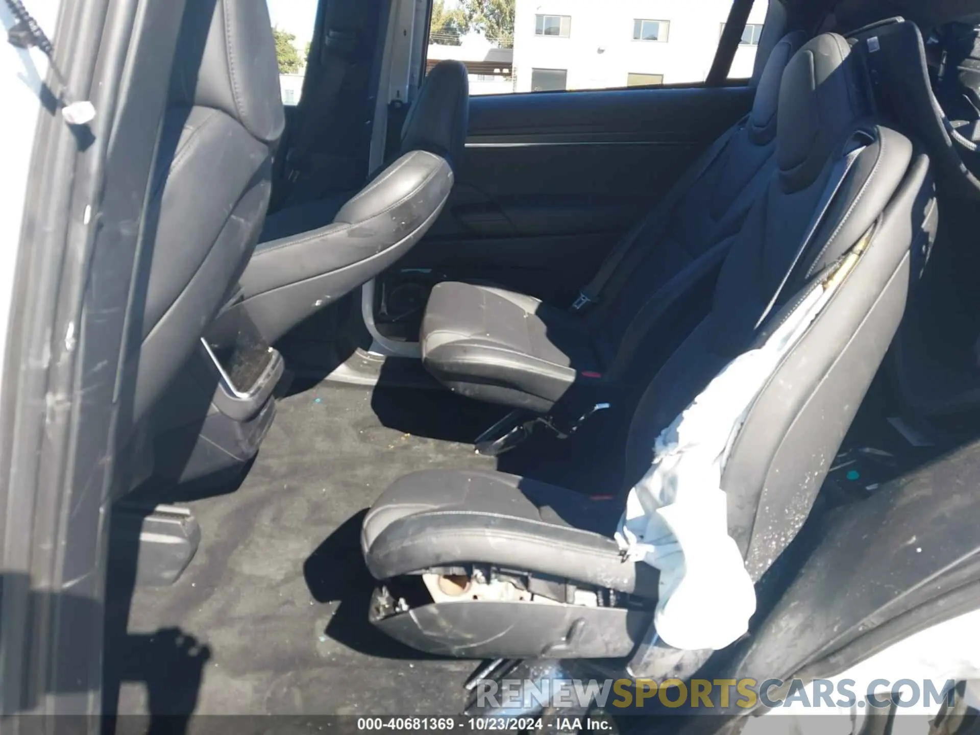 8 Photograph of a damaged car 7SAXCBE69PF410115 TESLA MODEL X 2023