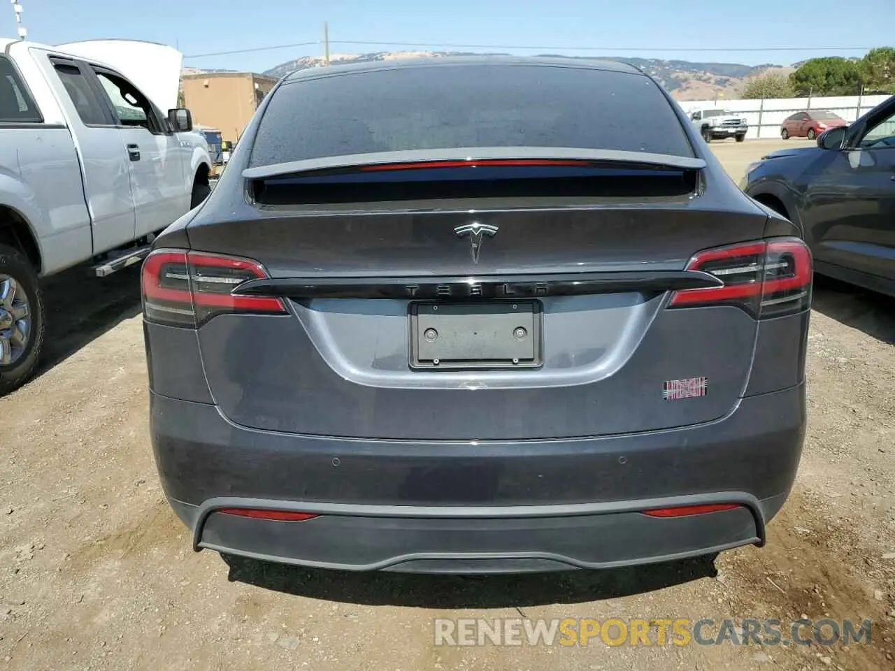 6 Photograph of a damaged car 7SAXCBE6XPF373186 TESLA MODEL X 2023