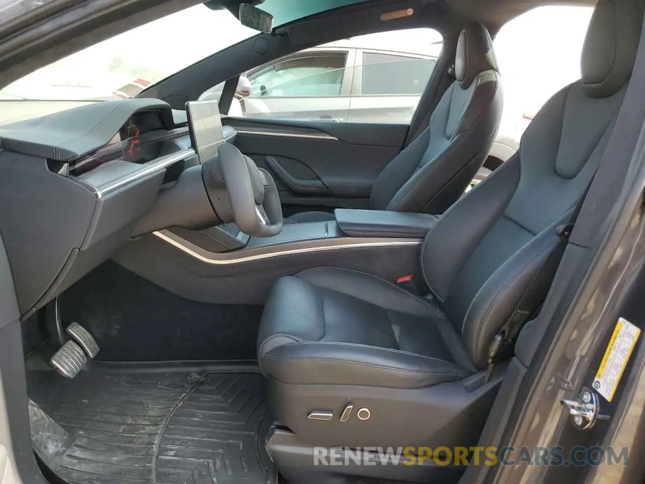 7 Photograph of a damaged car 7SAXCBE6XPF373186 TESLA MODEL X 2023