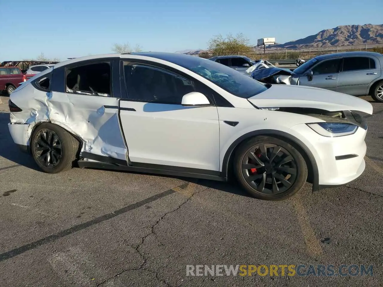 4 Photograph of a damaged car 7SAXCBE6XPF395804 TESLA MODEL X 2023