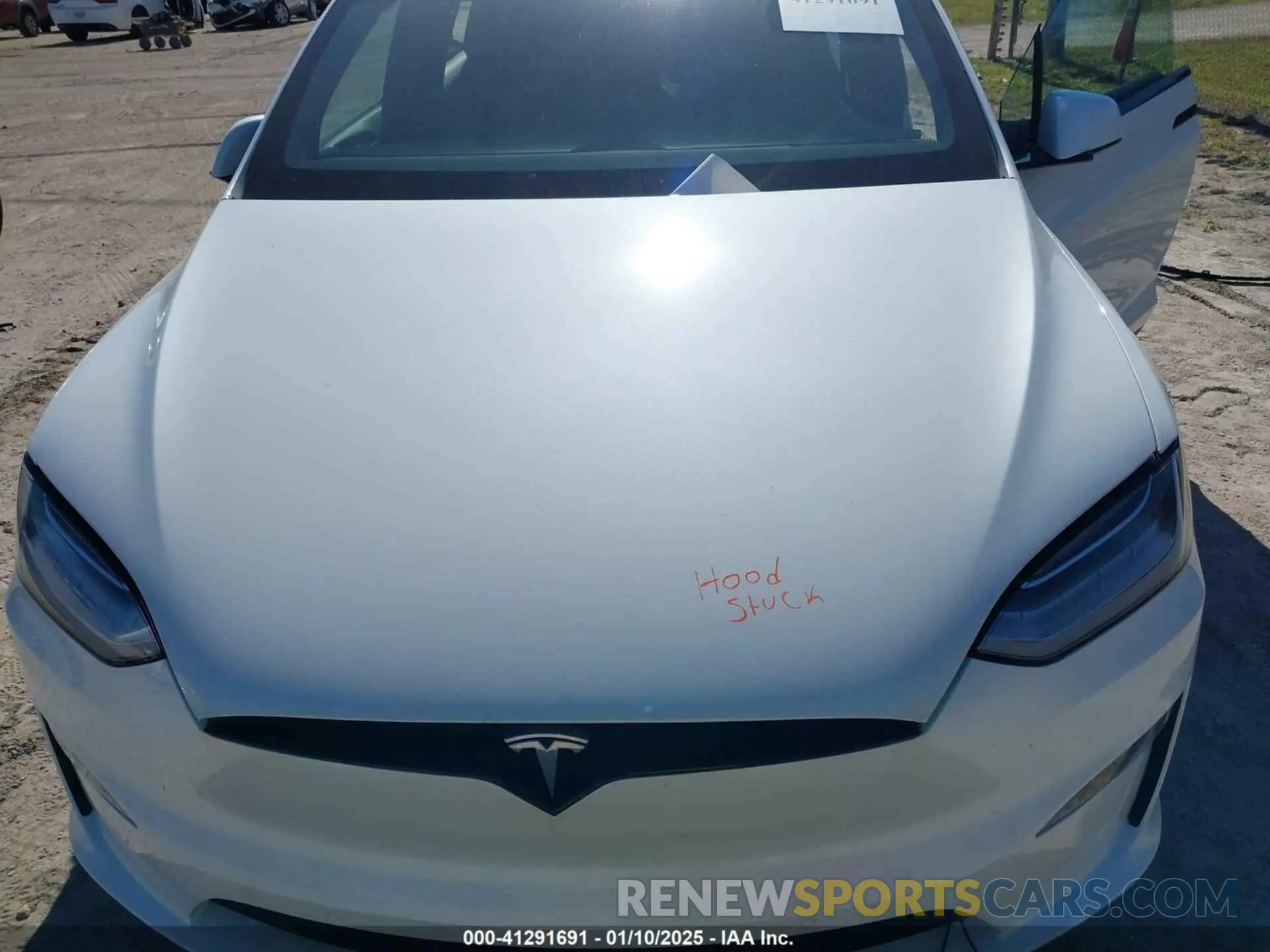10 Photograph of a damaged car 7SAXCDE50PF381719 TESLA MODEL X 2023