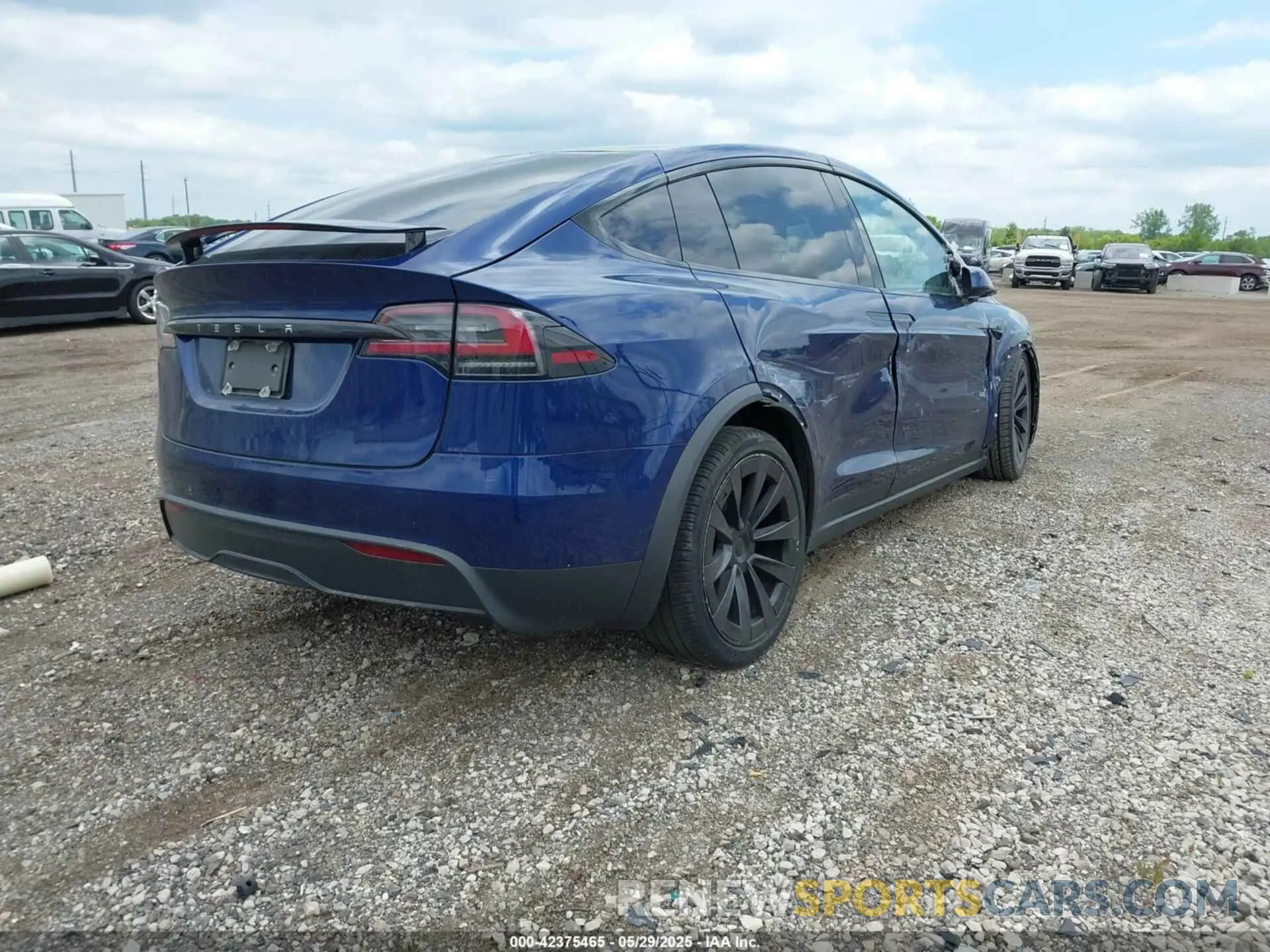 4 Photograph of a damaged car 7SAXCDE51PF404702 TESLA MODEL X 2023