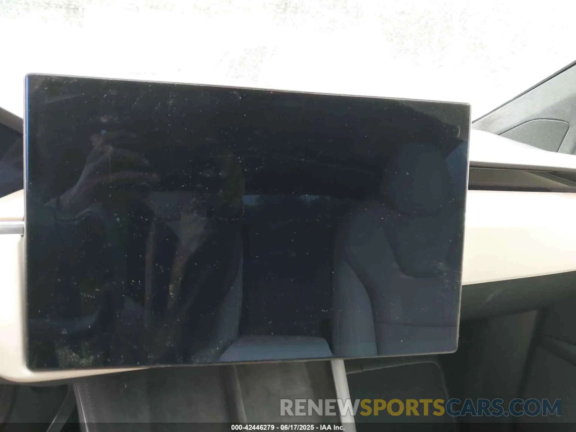 19 Photograph of a damaged car 7SAXCDE52PF404062 TESLA MODEL X 2023