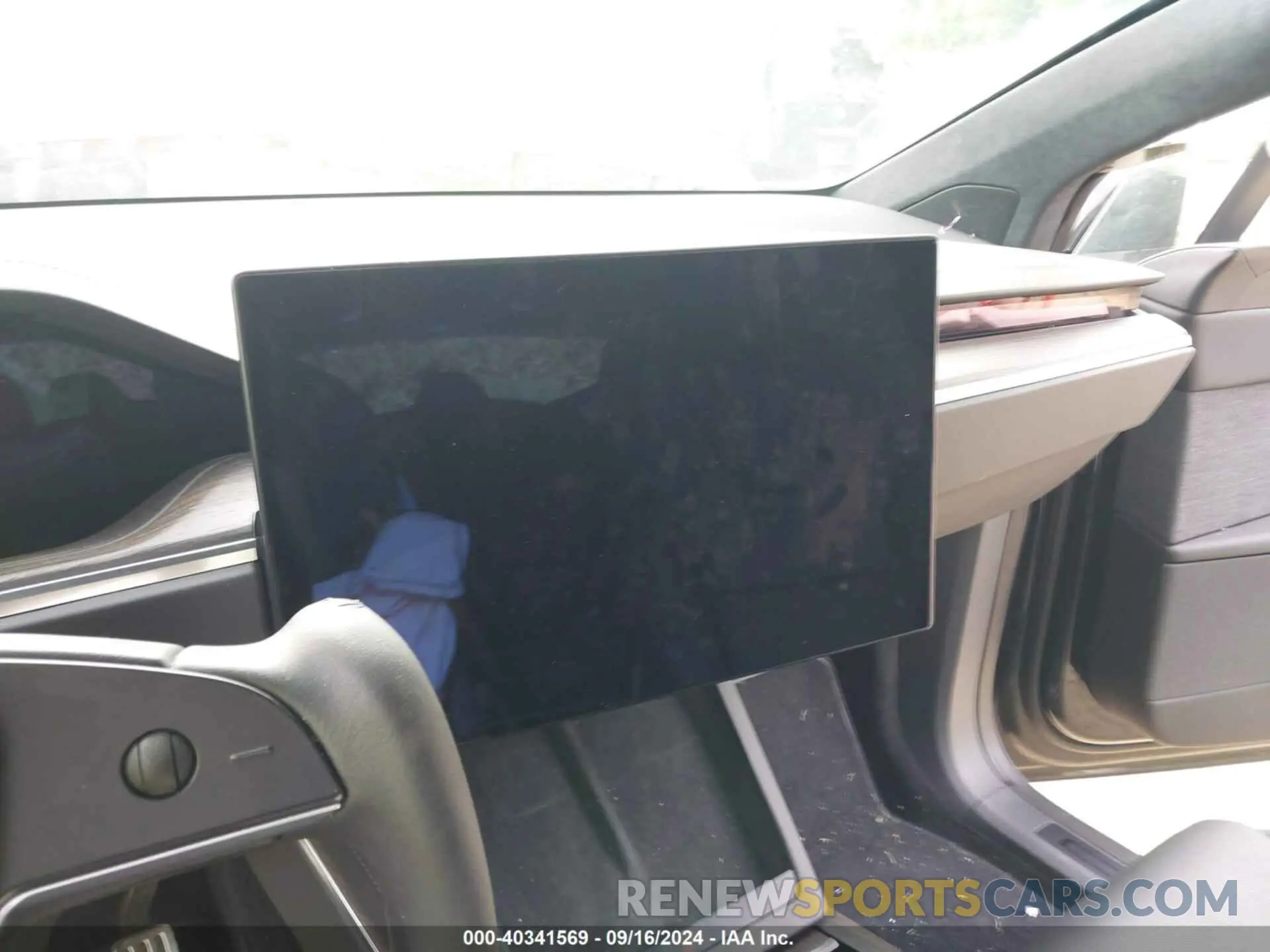 17 Photograph of a damaged car 7SAXCDE54PF368570 TESLA MODEL X 2023