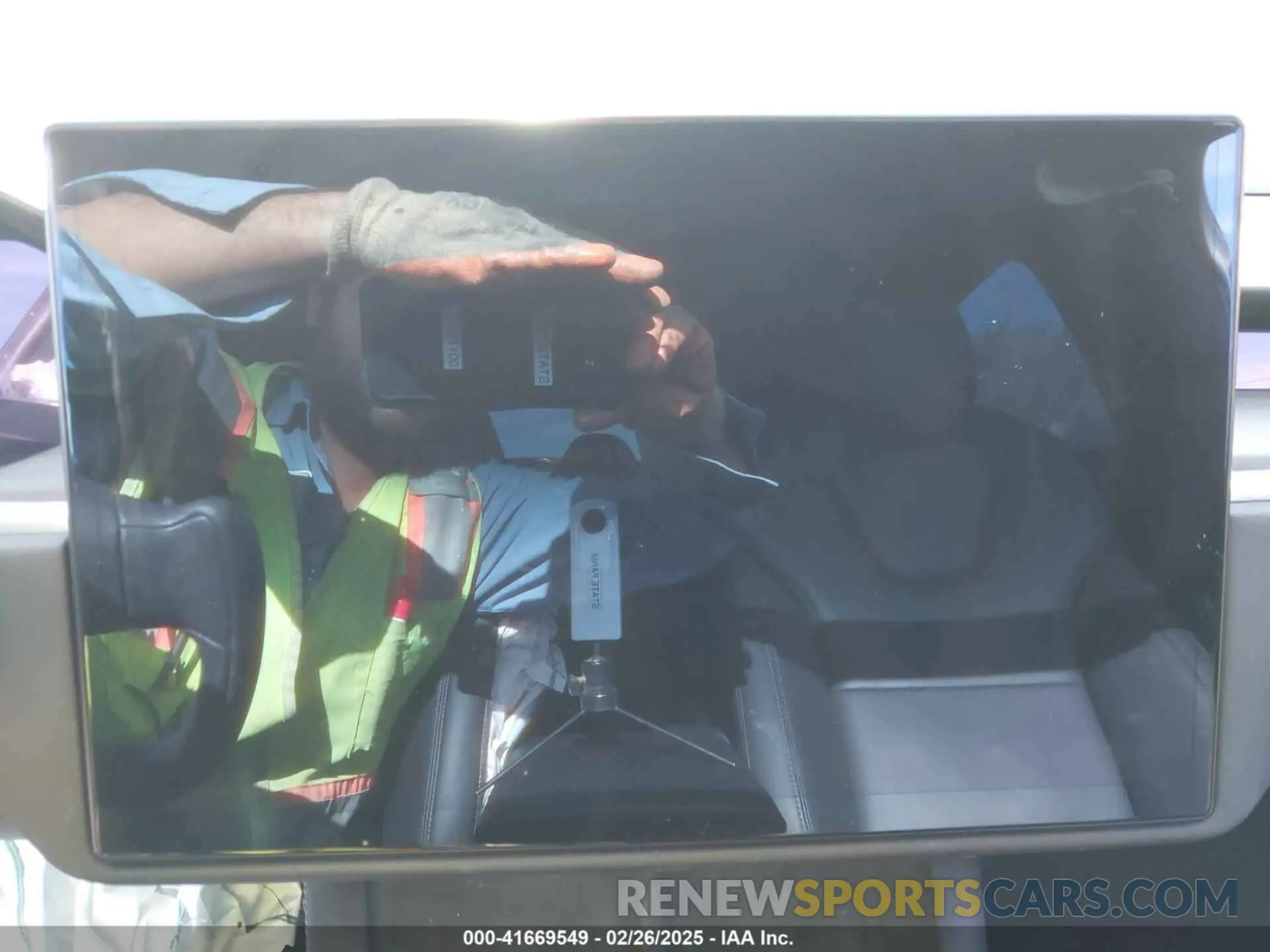 17 Photograph of a damaged car 7SAXCDE55PF387015 TESLA MODEL X 2023
