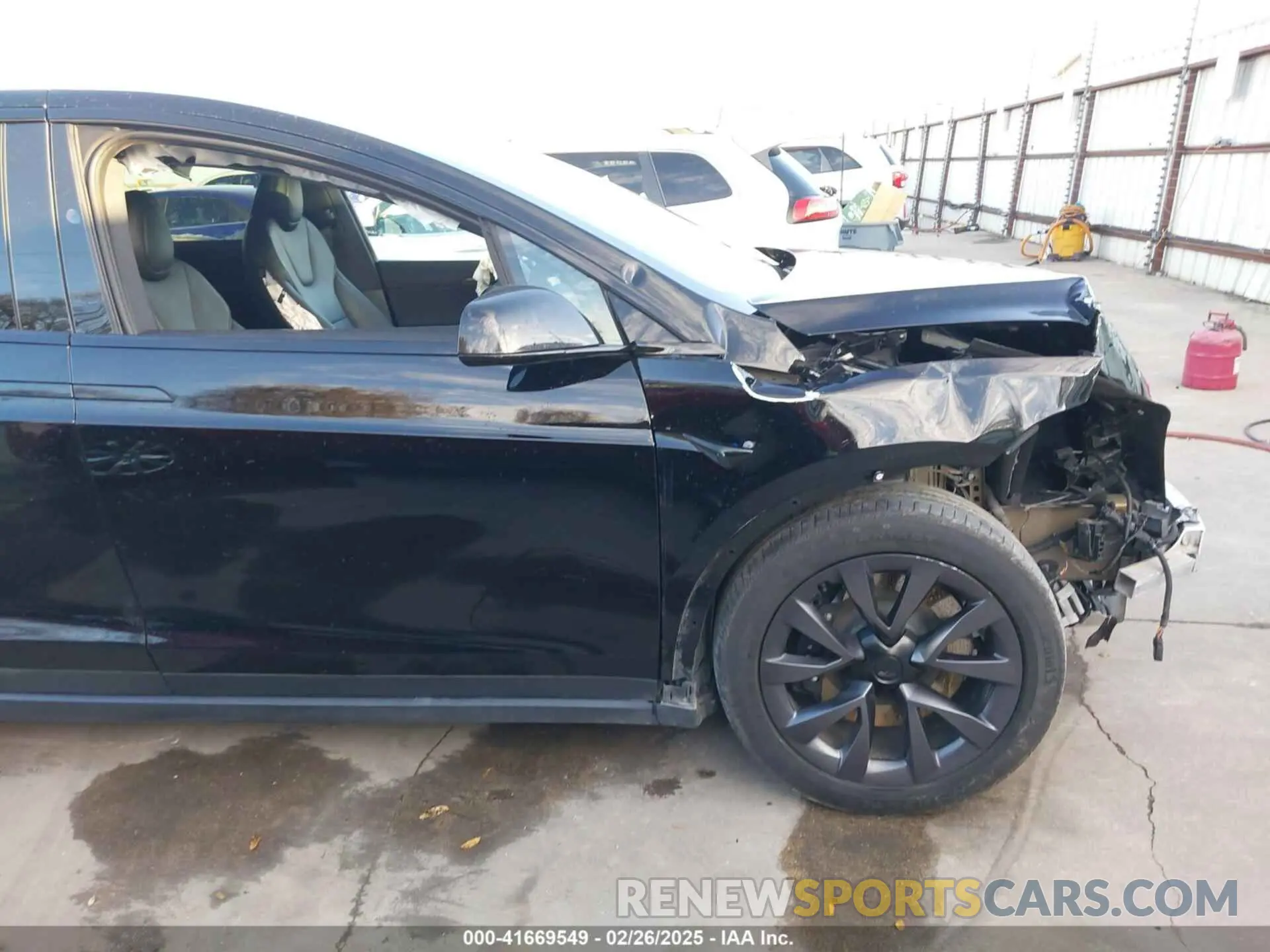 19 Photograph of a damaged car 7SAXCDE55PF387015 TESLA MODEL X 2023