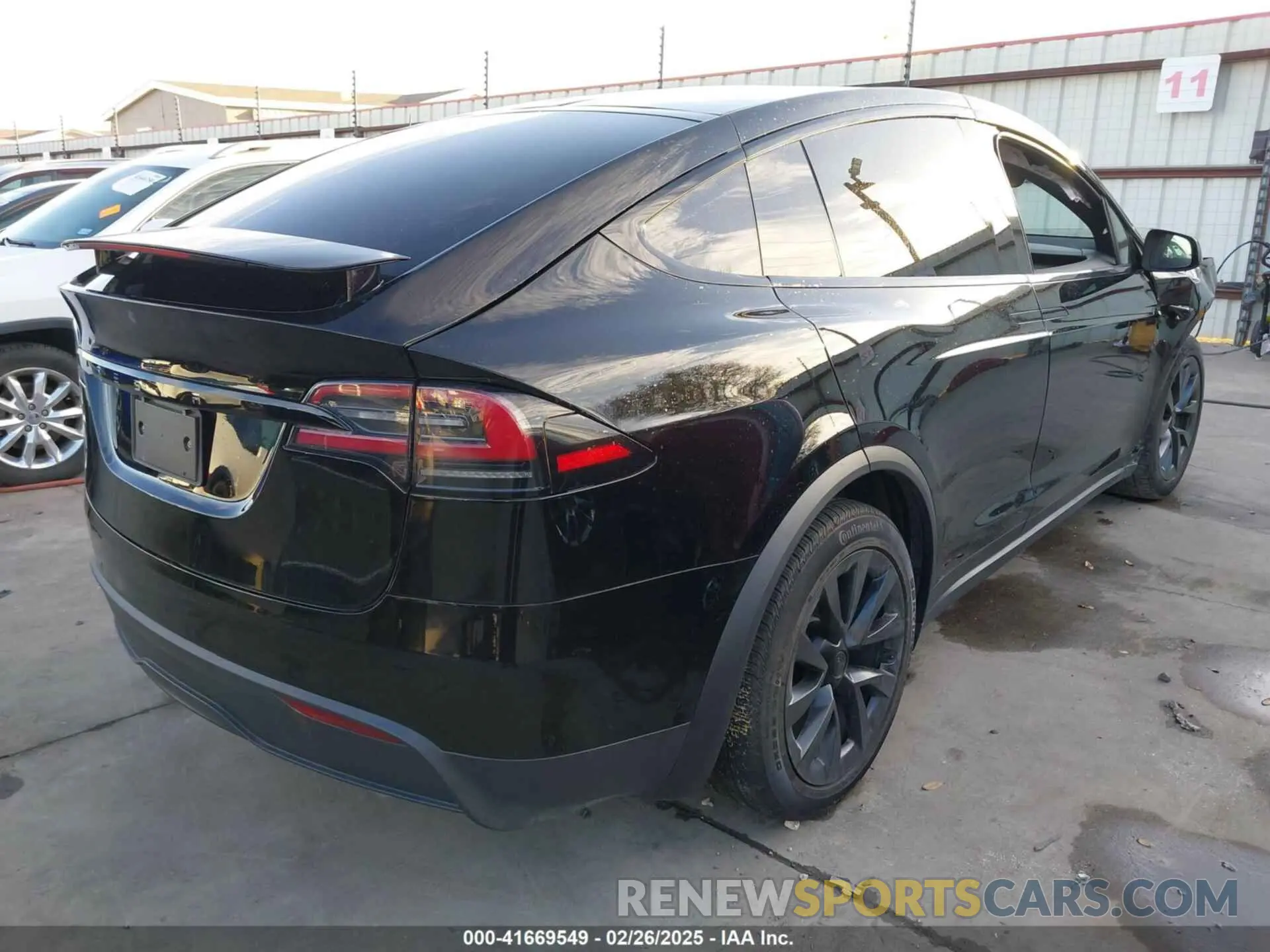 4 Photograph of a damaged car 7SAXCDE55PF387015 TESLA MODEL X 2023
