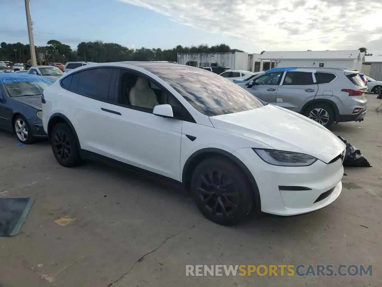 4 Photograph of a damaged car 7SAXCDE55PF409093 TESLA MODEL X 2023