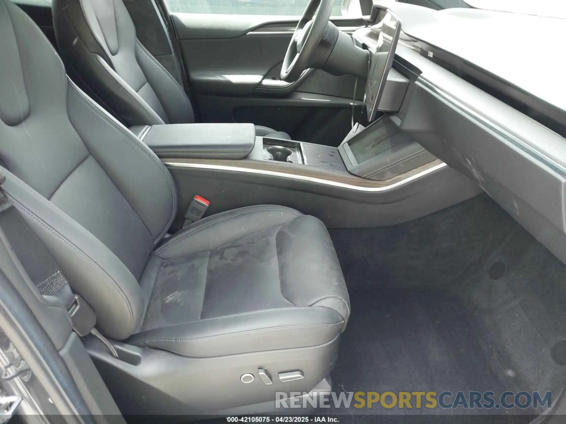 5 Photograph of a damaged car 7SAXCDE55PF427769 TESLA MODEL X 2023