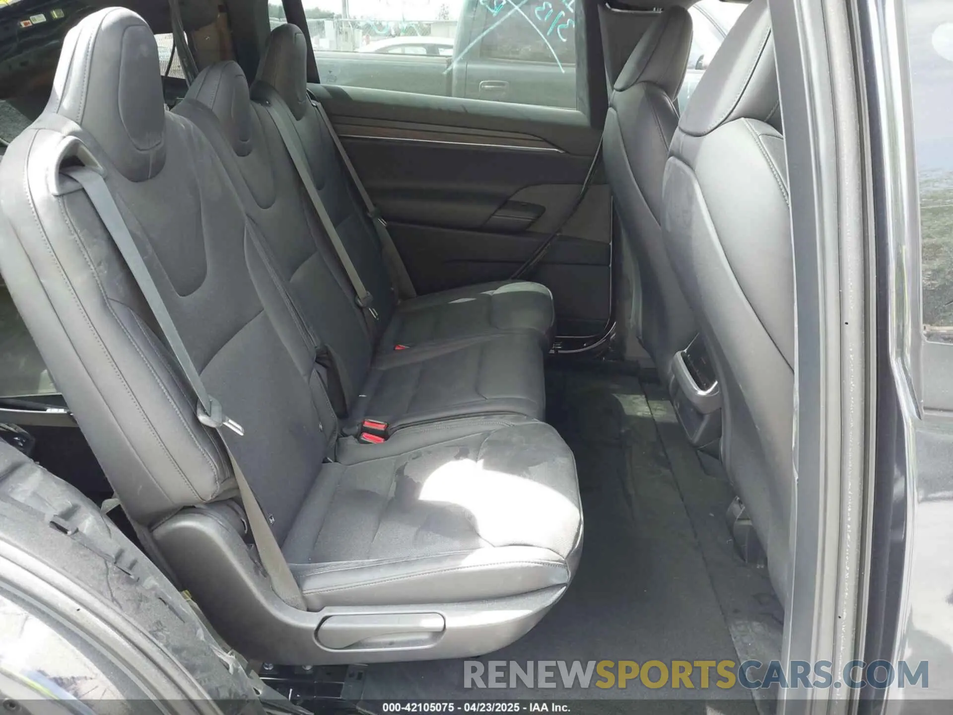 8 Photograph of a damaged car 7SAXCDE55PF427769 TESLA MODEL X 2023