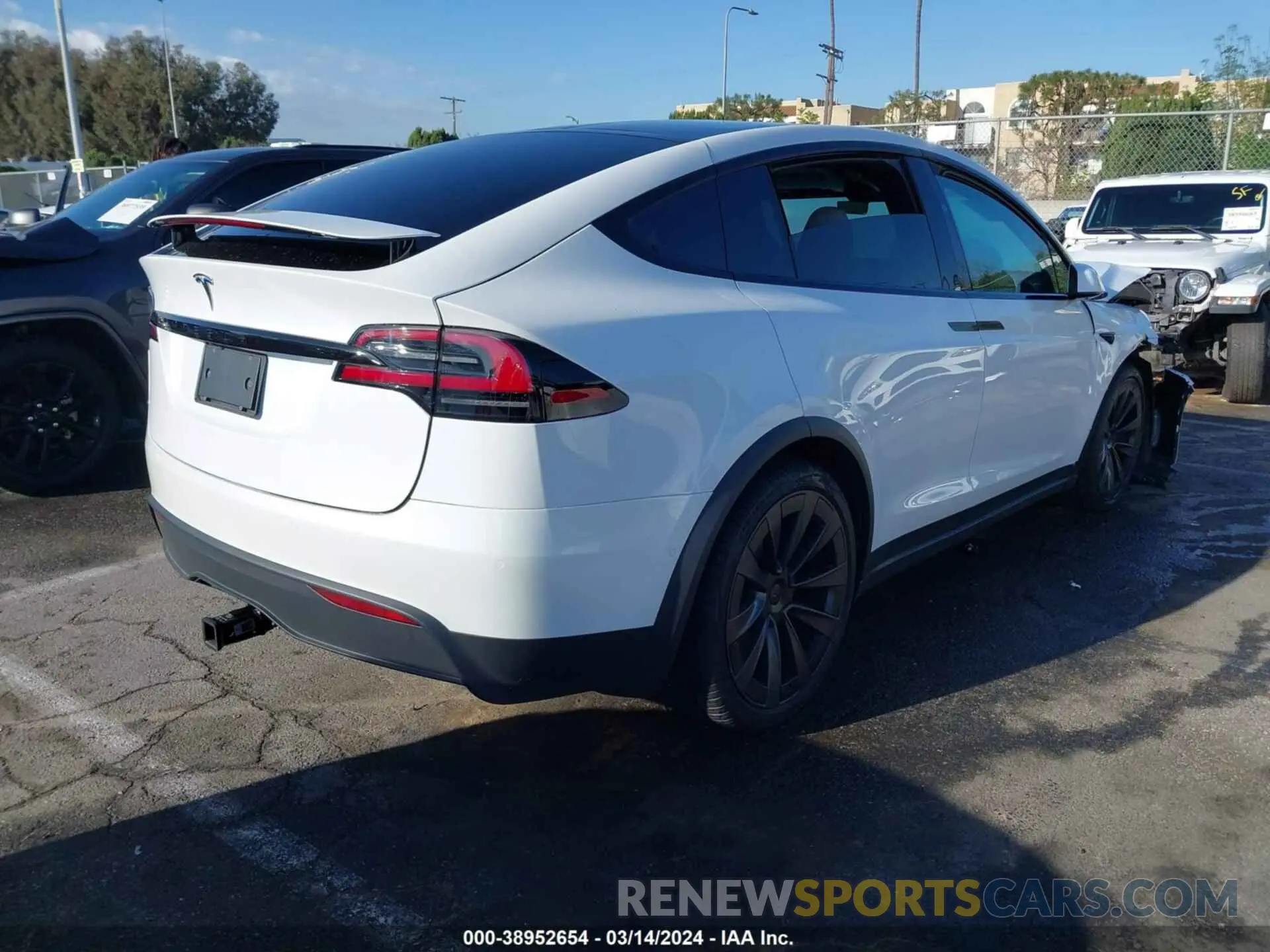 4 Photograph of a damaged car 7SAXCDE5XPF378942 TESLA MODEL X 2023