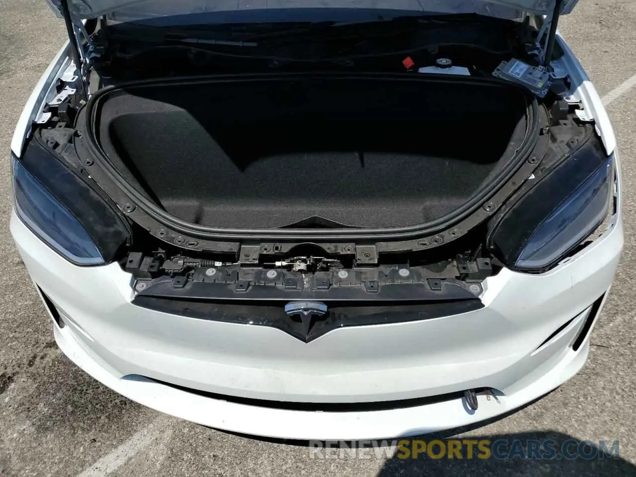 11 Photograph of a damaged car 7SAXCDE5XPF423605 TESLA MODEL X 2023