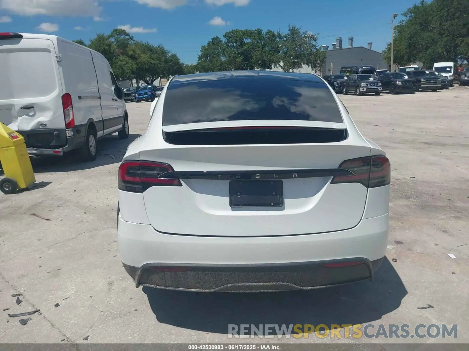 17 Photograph of a damaged car 7SAXCAE54RF449148 TESLA MODEL X 2024