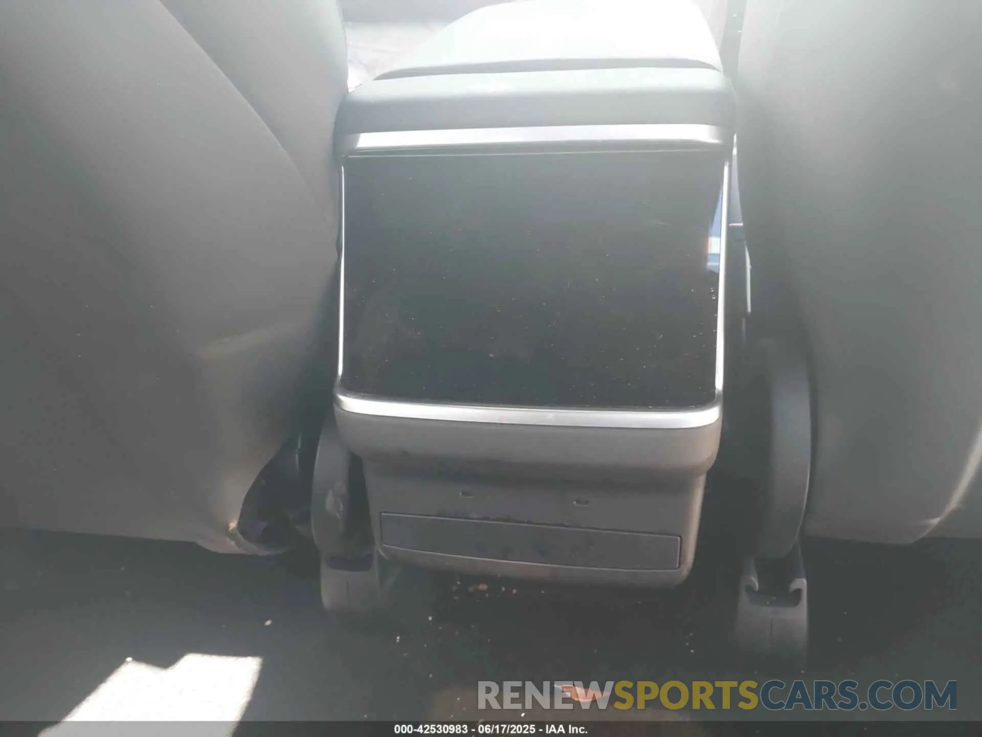 8 Photograph of a damaged car 7SAXCAE54RF449148 TESLA MODEL X 2024