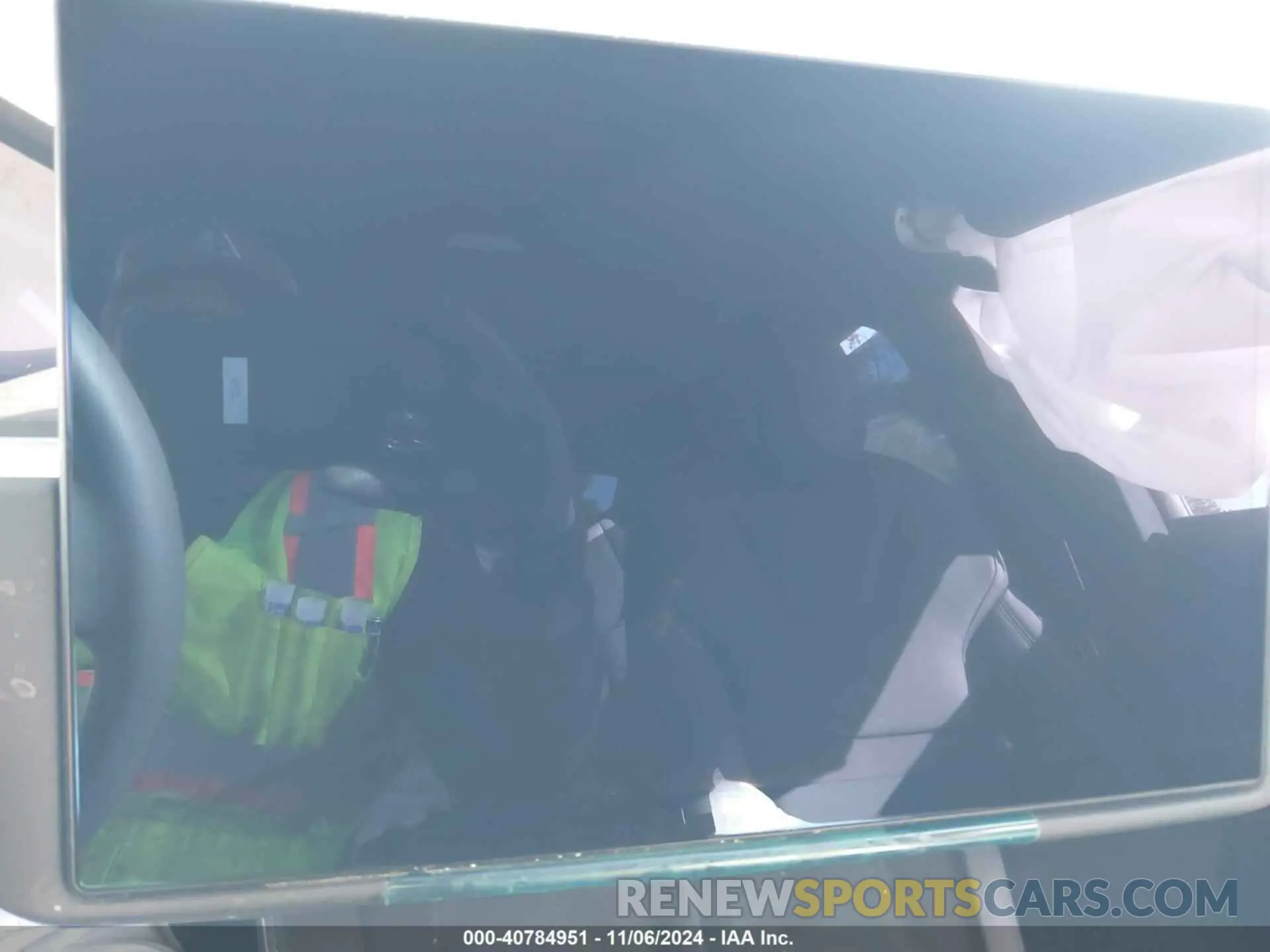 15 Photograph of a damaged car 7SAXCBE51RF457133 TESLA MODEL X 2024