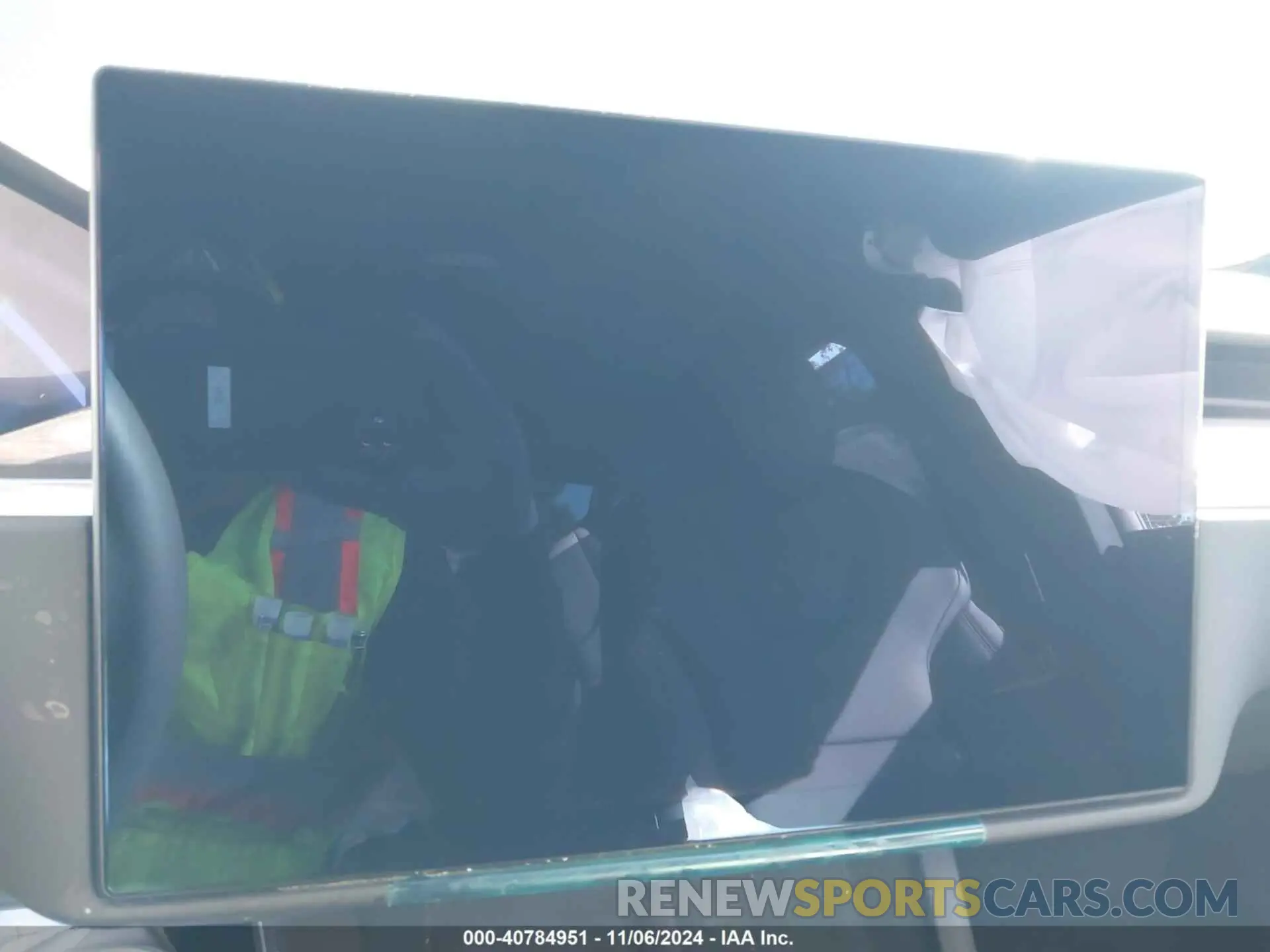 18 Photograph of a damaged car 7SAXCBE51RF457133 TESLA MODEL X 2024