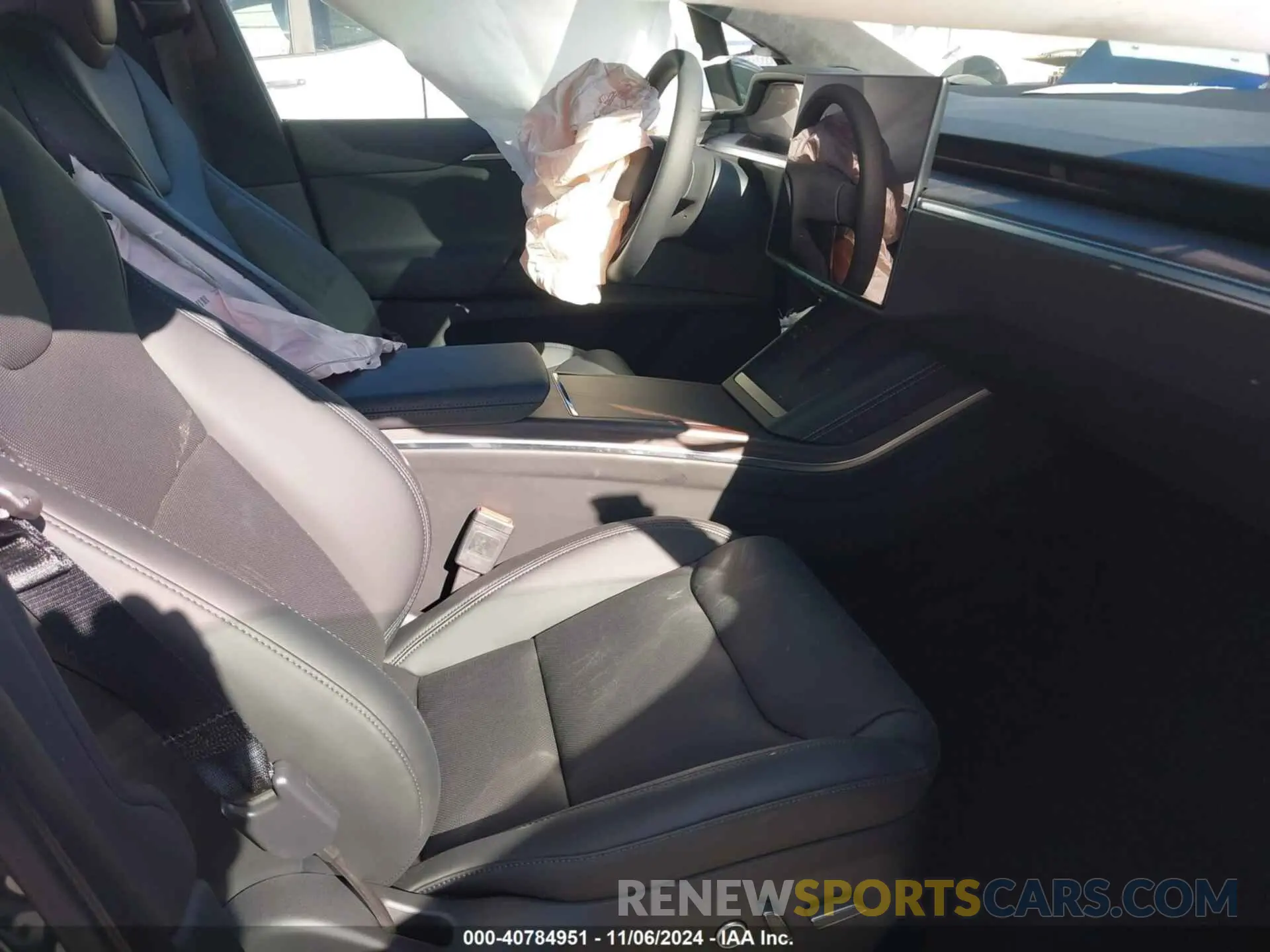 5 Photograph of a damaged car 7SAXCBE51RF457133 TESLA MODEL X 2024