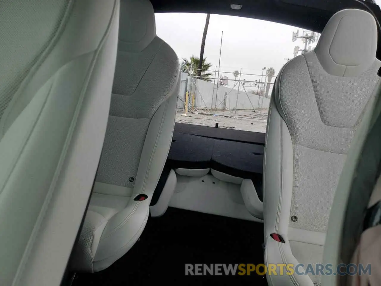 10 Photograph of a damaged car 7SAXCBE52RF442589 TESLA MODEL X 2024