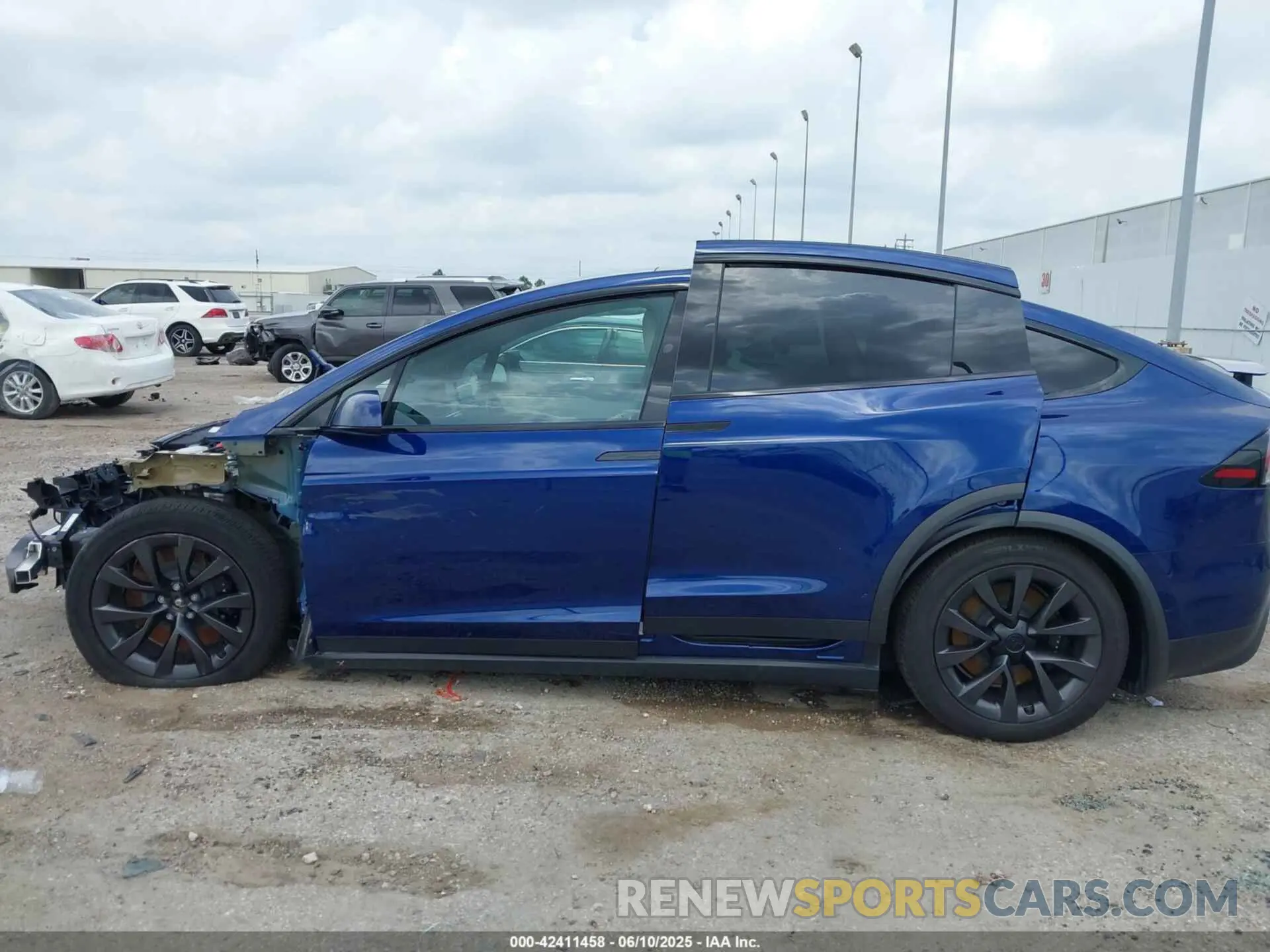 13 Photograph of a damaged car 7SAXCBE52RF456542 TESLA MODEL X 2024