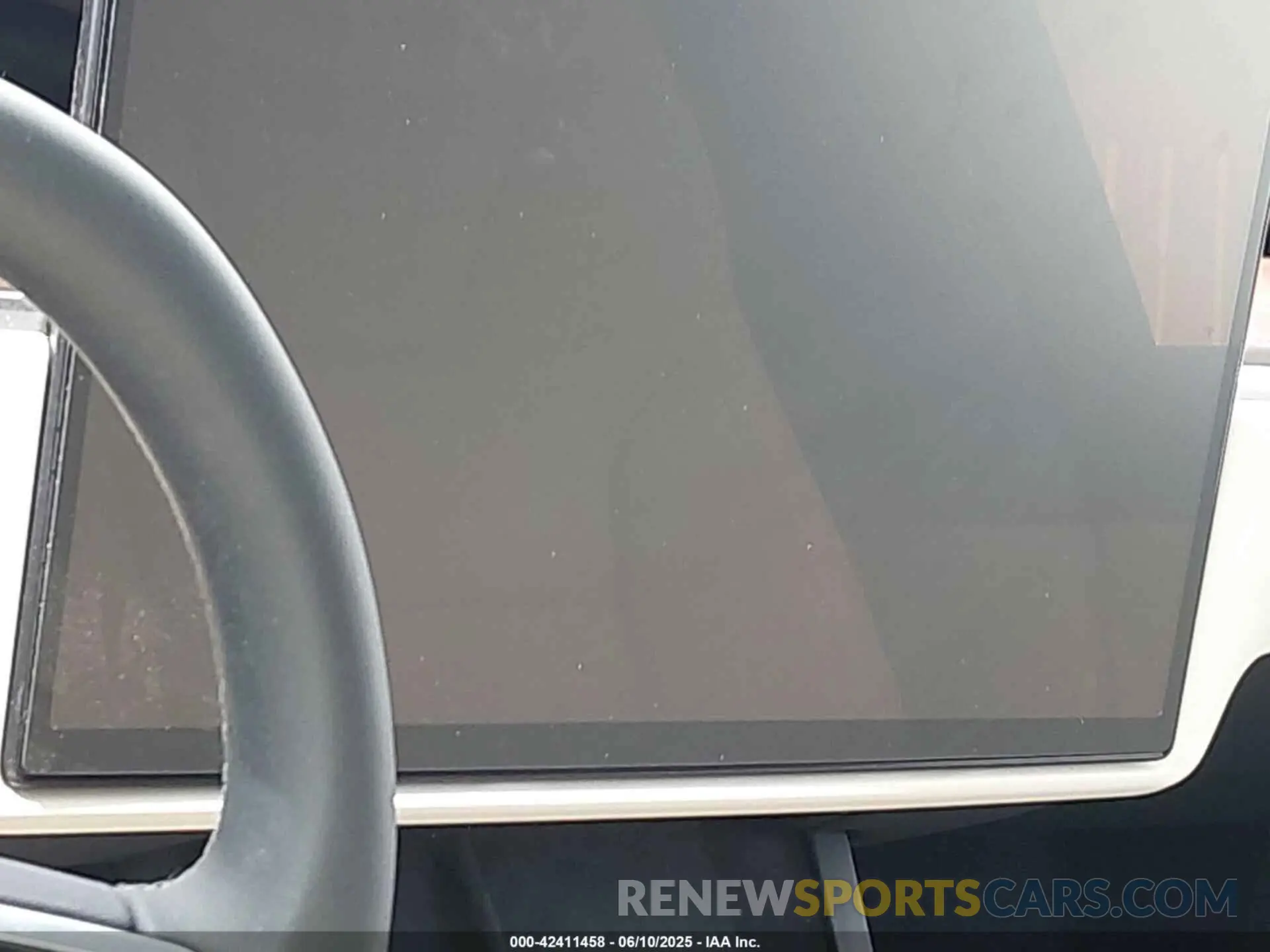 16 Photograph of a damaged car 7SAXCBE52RF456542 TESLA MODEL X 2024