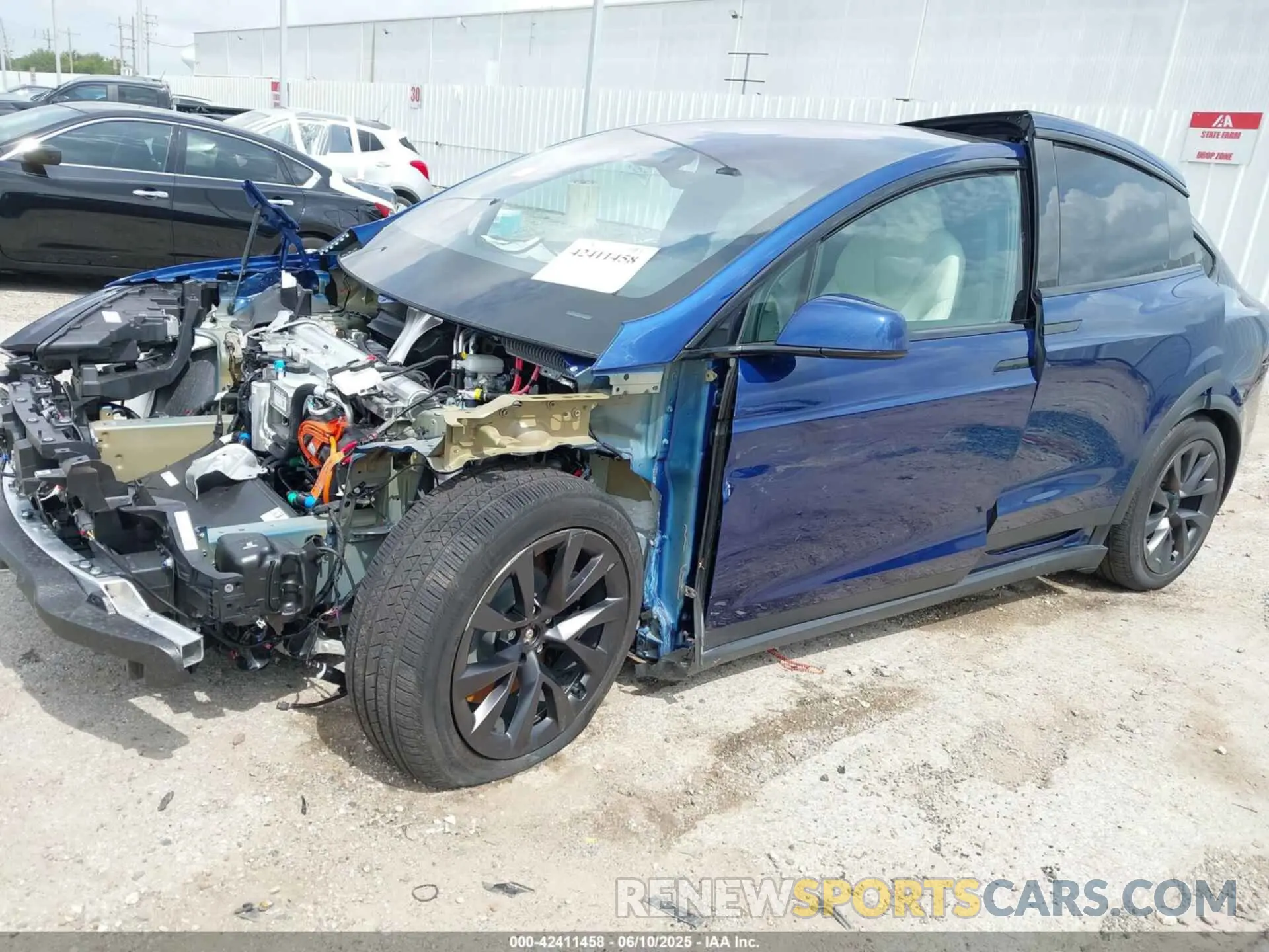 2 Photograph of a damaged car 7SAXCBE52RF456542 TESLA MODEL X 2024