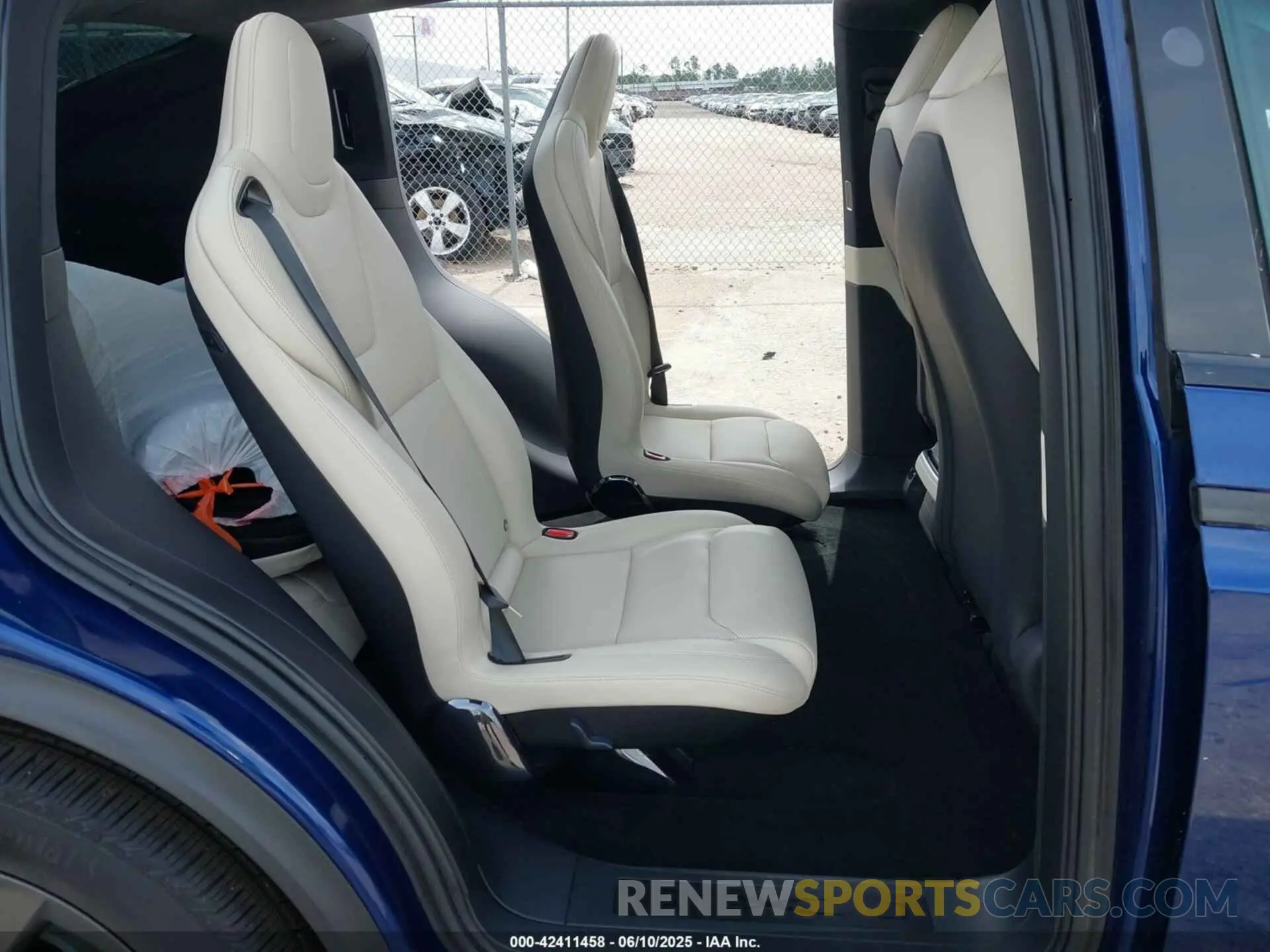 8 Photograph of a damaged car 7SAXCBE52RF456542 TESLA MODEL X 2024