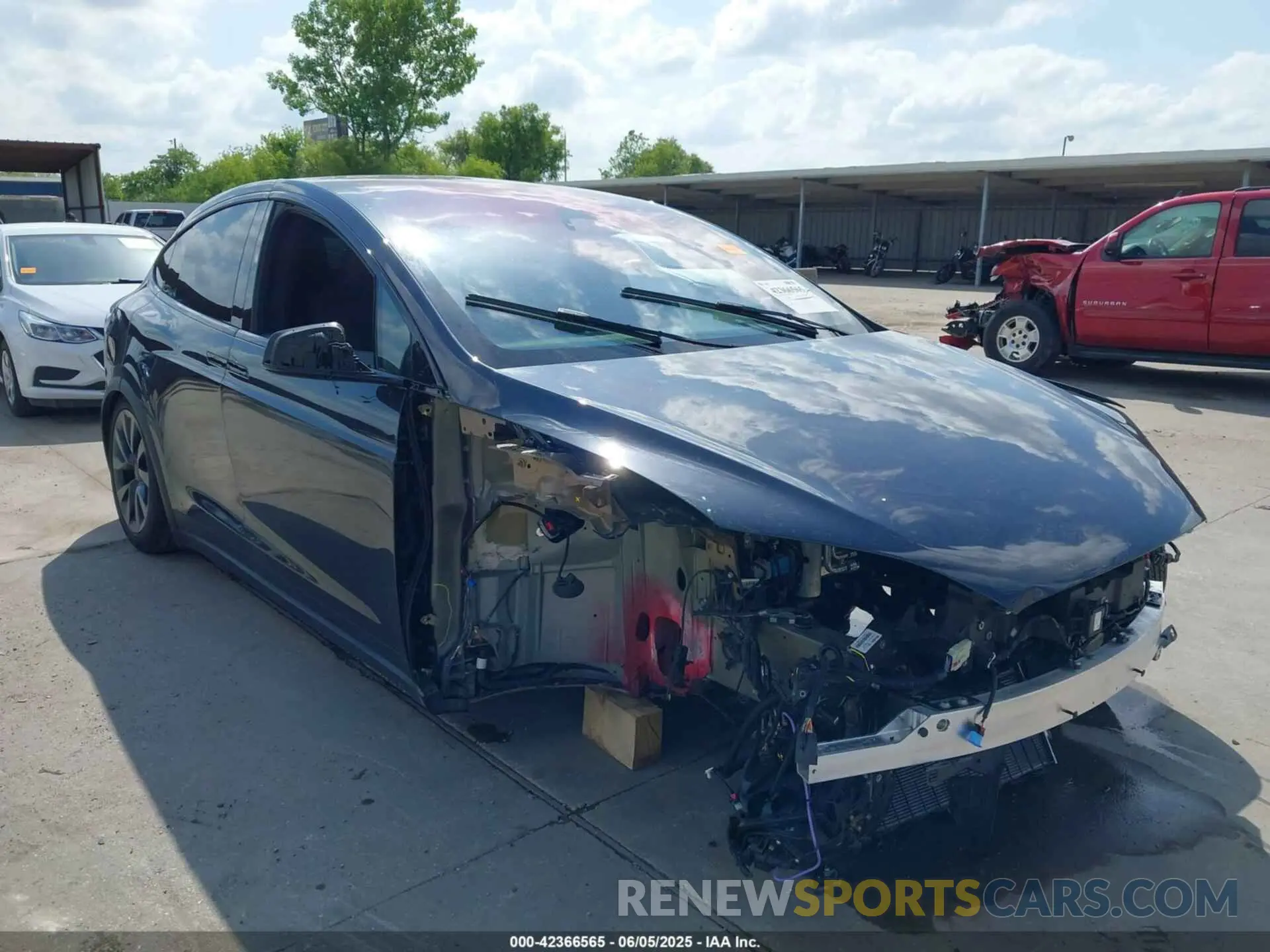 1 Photograph of a damaged car 7SAXCBE53RF459353 TESLA MODEL X 2024