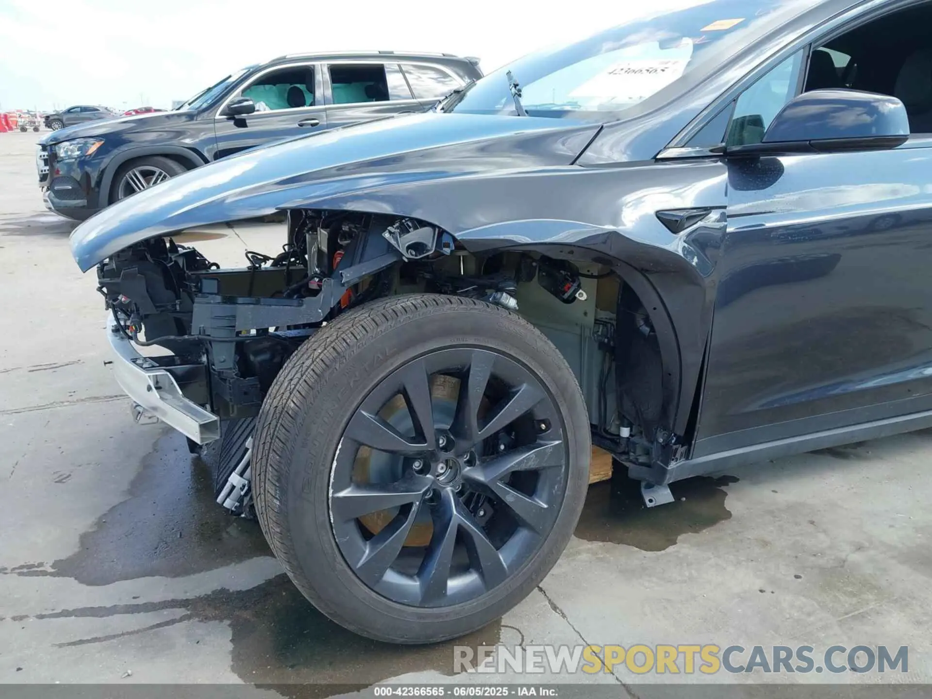 22 Photograph of a damaged car 7SAXCBE53RF459353 TESLA MODEL X 2024