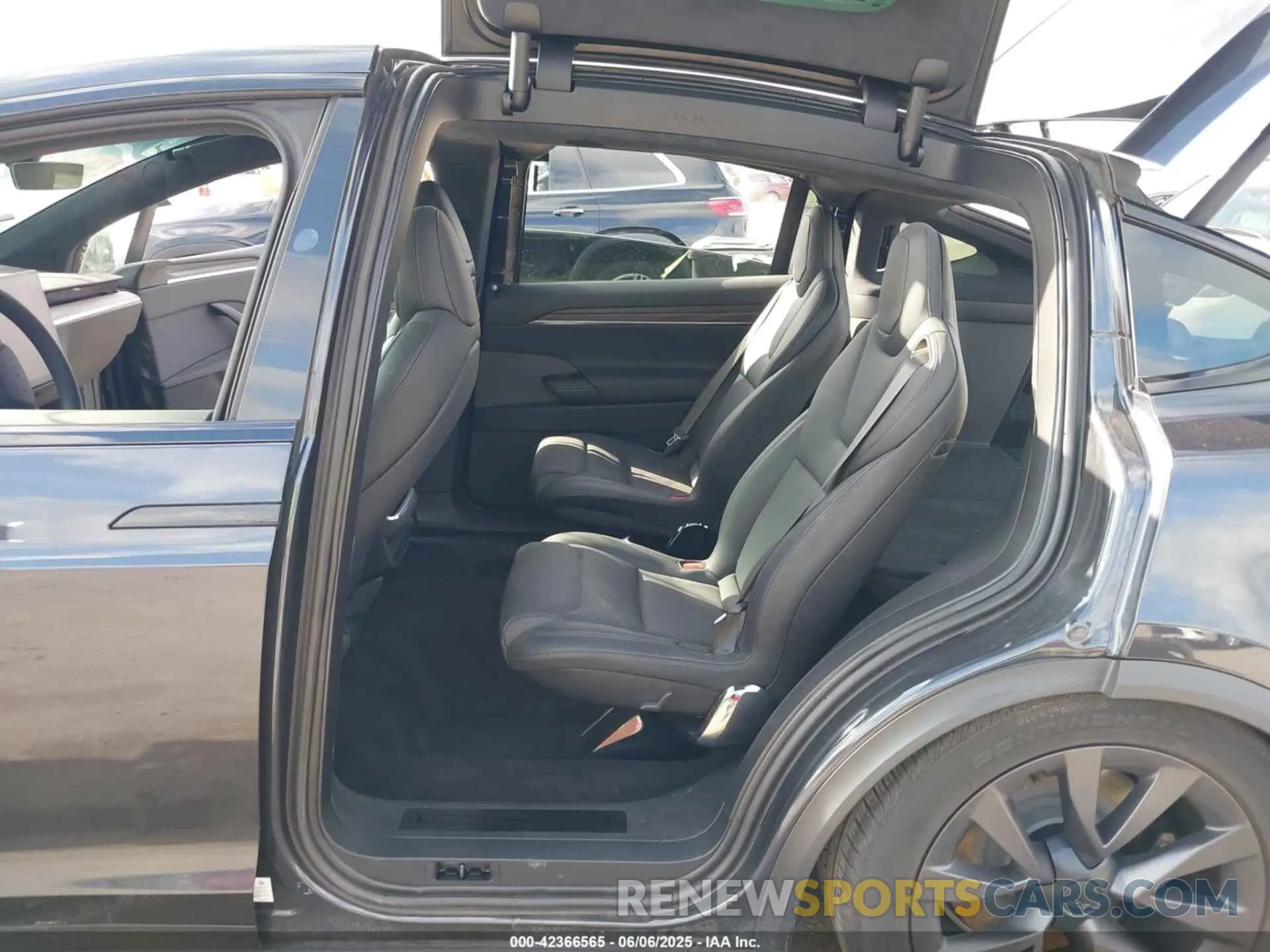 8 Photograph of a damaged car 7SAXCBE53RF459353 TESLA MODEL X 2024