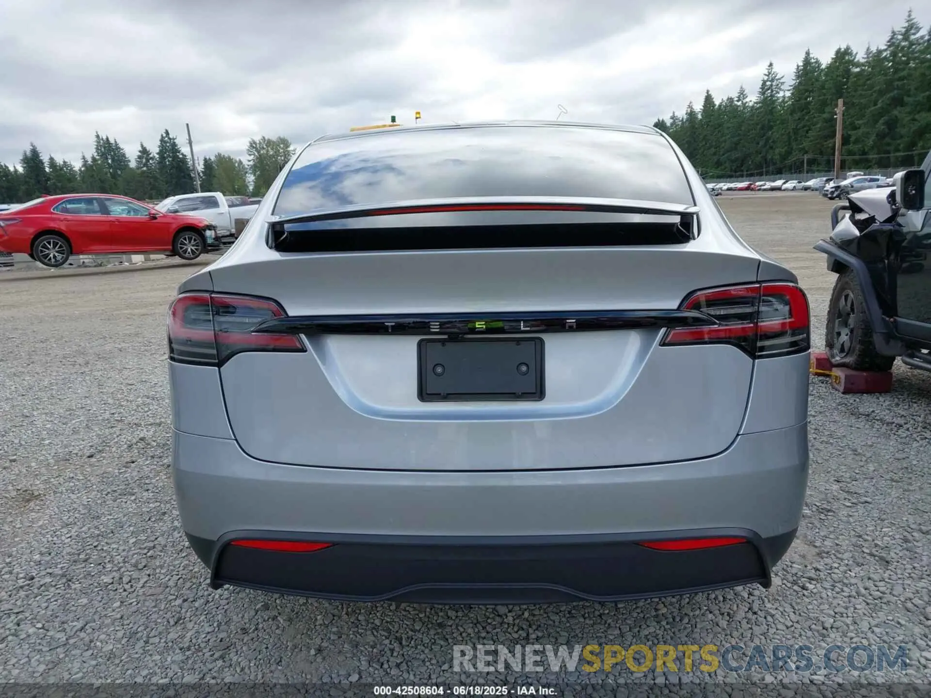16 Photograph of a damaged car 7SAXCBE55RF460875 TESLA MODEL X 2024