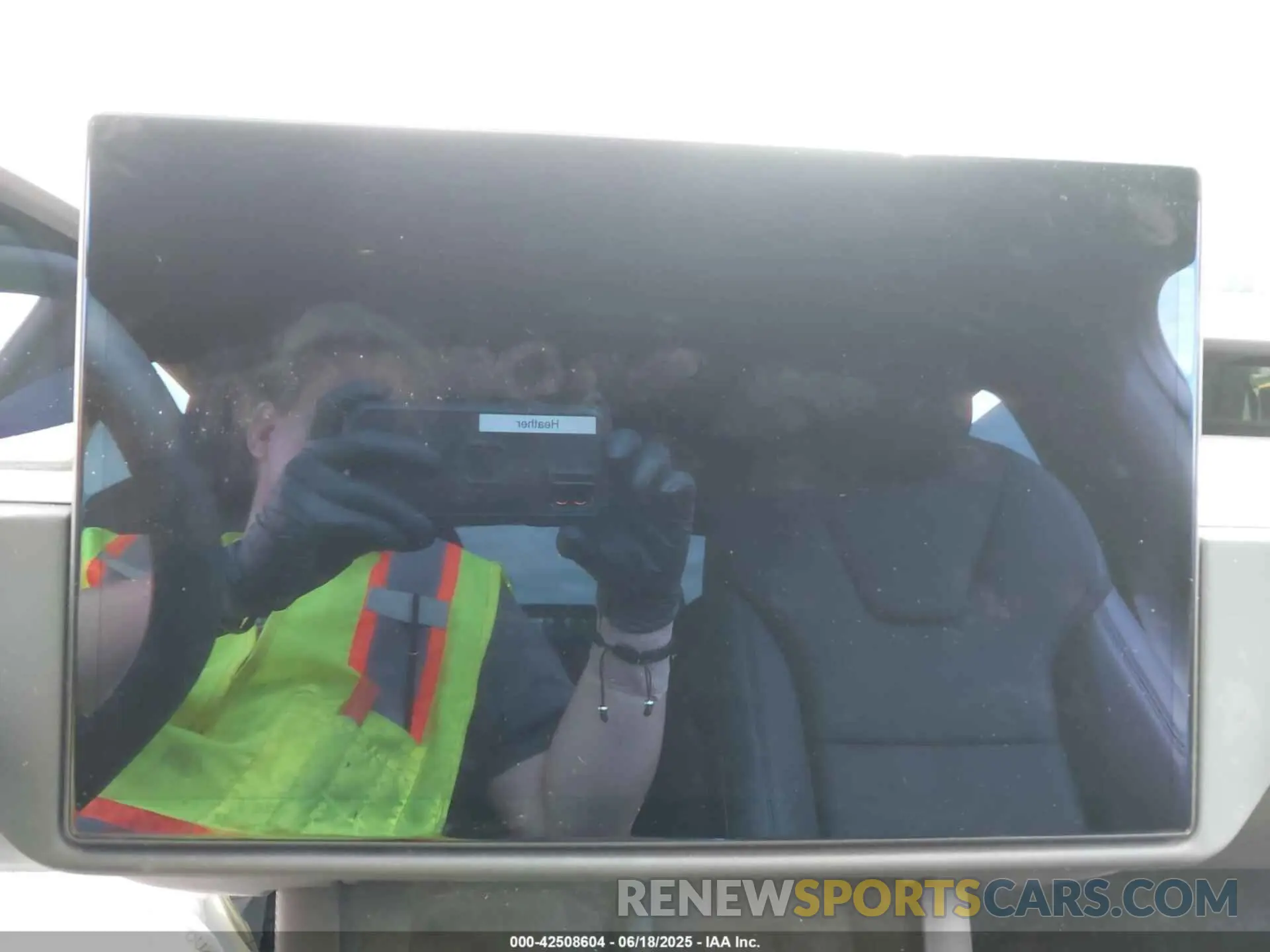 7 Photograph of a damaged car 7SAXCBE55RF460875 TESLA MODEL X 2024