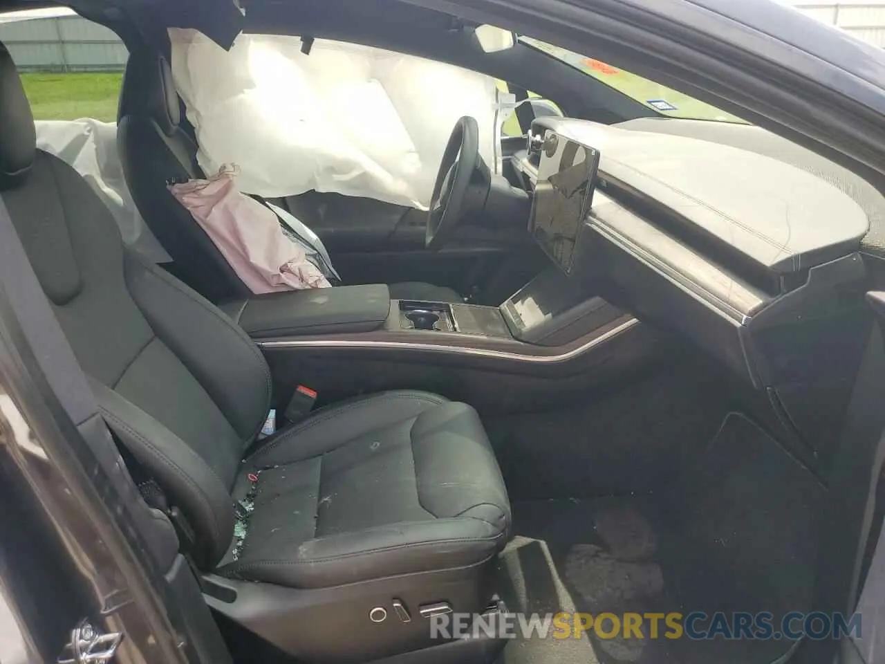 7 Photograph of a damaged car 7SAXCBE58RF441270 TESLA MODEL X 2024