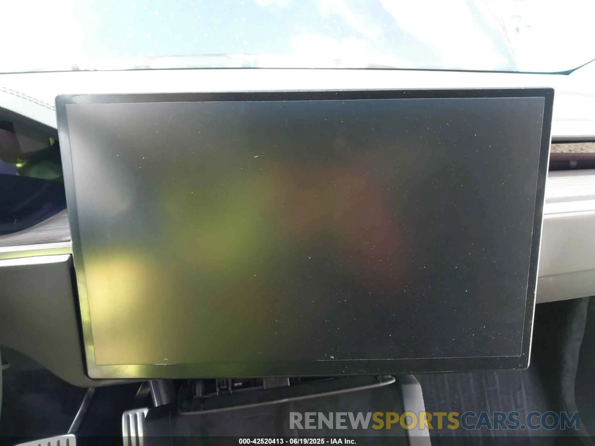 7 Photograph of a damaged car 7SAXCBE5XRF432411 TESLA MODEL X 2024