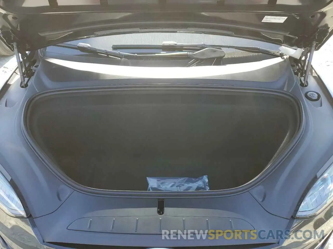 12 Photograph of a damaged car 7SAXCBE5XRF447328 TESLA MODEL X 2024