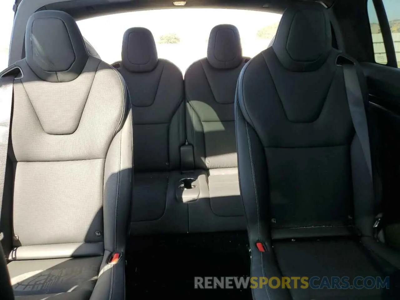 10 Photograph of a damaged car 7SAXCBE62RF458901 TESLA MODEL X 2024