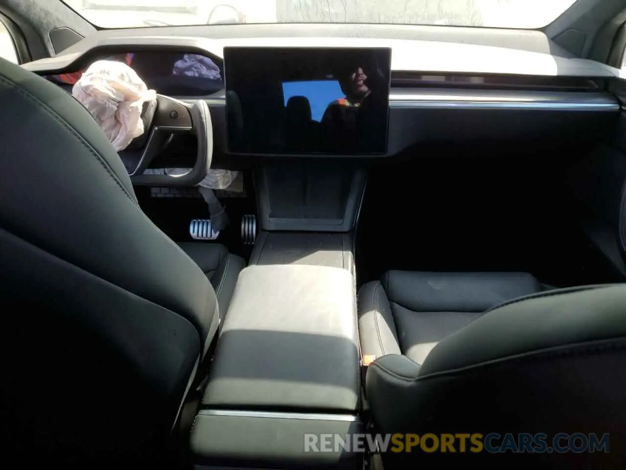 8 Photograph of a damaged car 7SAXCBE62RF458901 TESLA MODEL X 2024