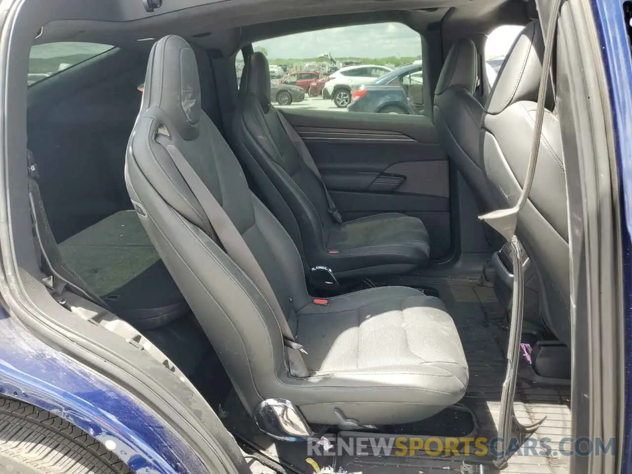 10 Photograph of a damaged car 7SAXCBE63RF446191 TESLA MODEL X 2024