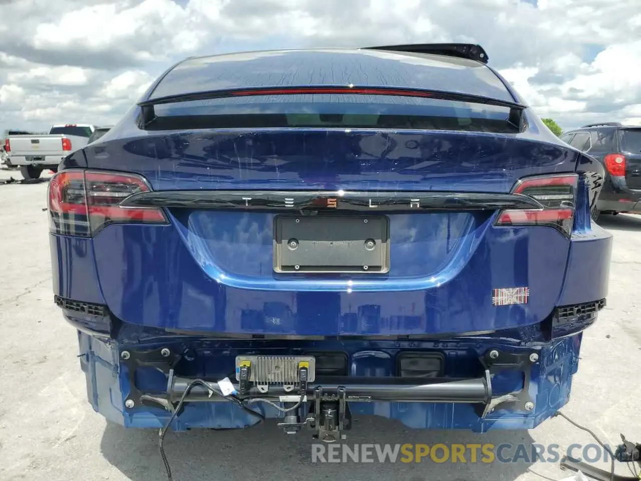 6 Photograph of a damaged car 7SAXCBE63RF446191 TESLA MODEL X 2024