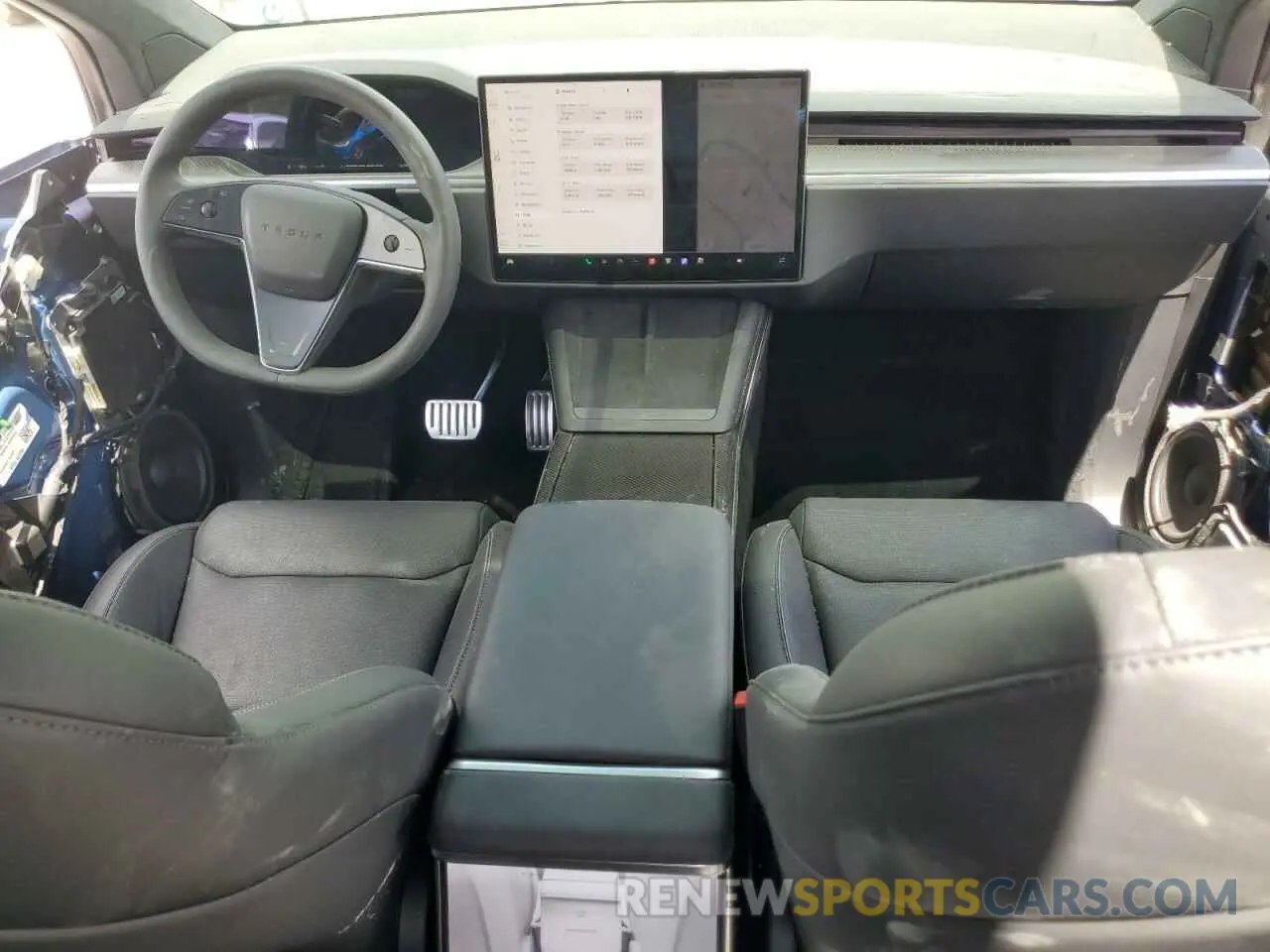 8 Photograph of a damaged car 7SAXCBE63RF446191 TESLA MODEL X 2024