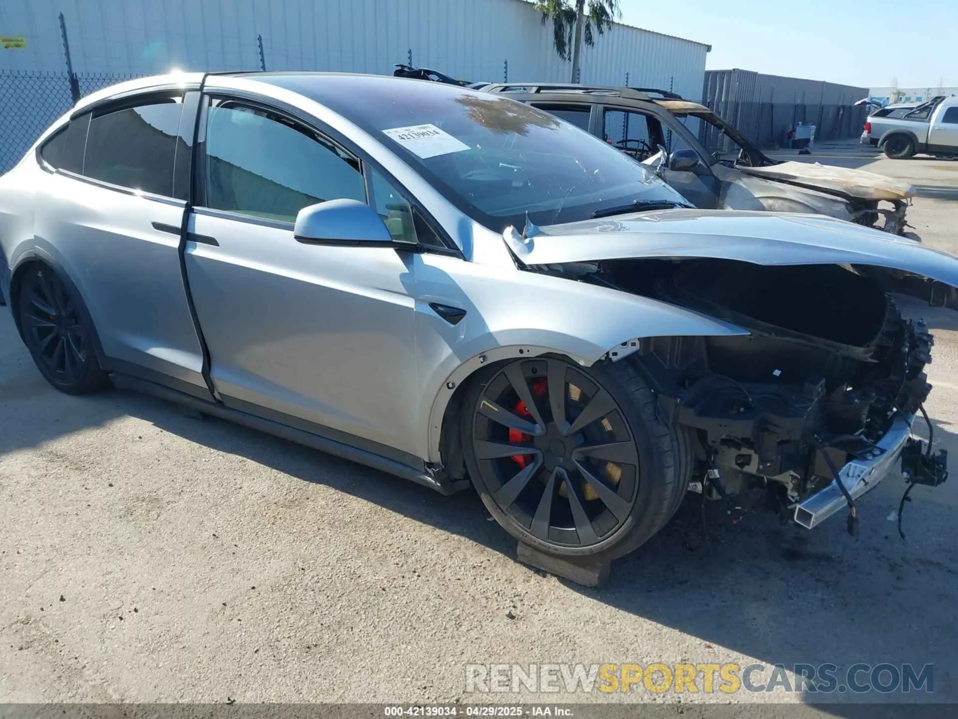1 Photograph of a damaged car 7SAXCBE66RF458402 TESLA MODEL X 2024