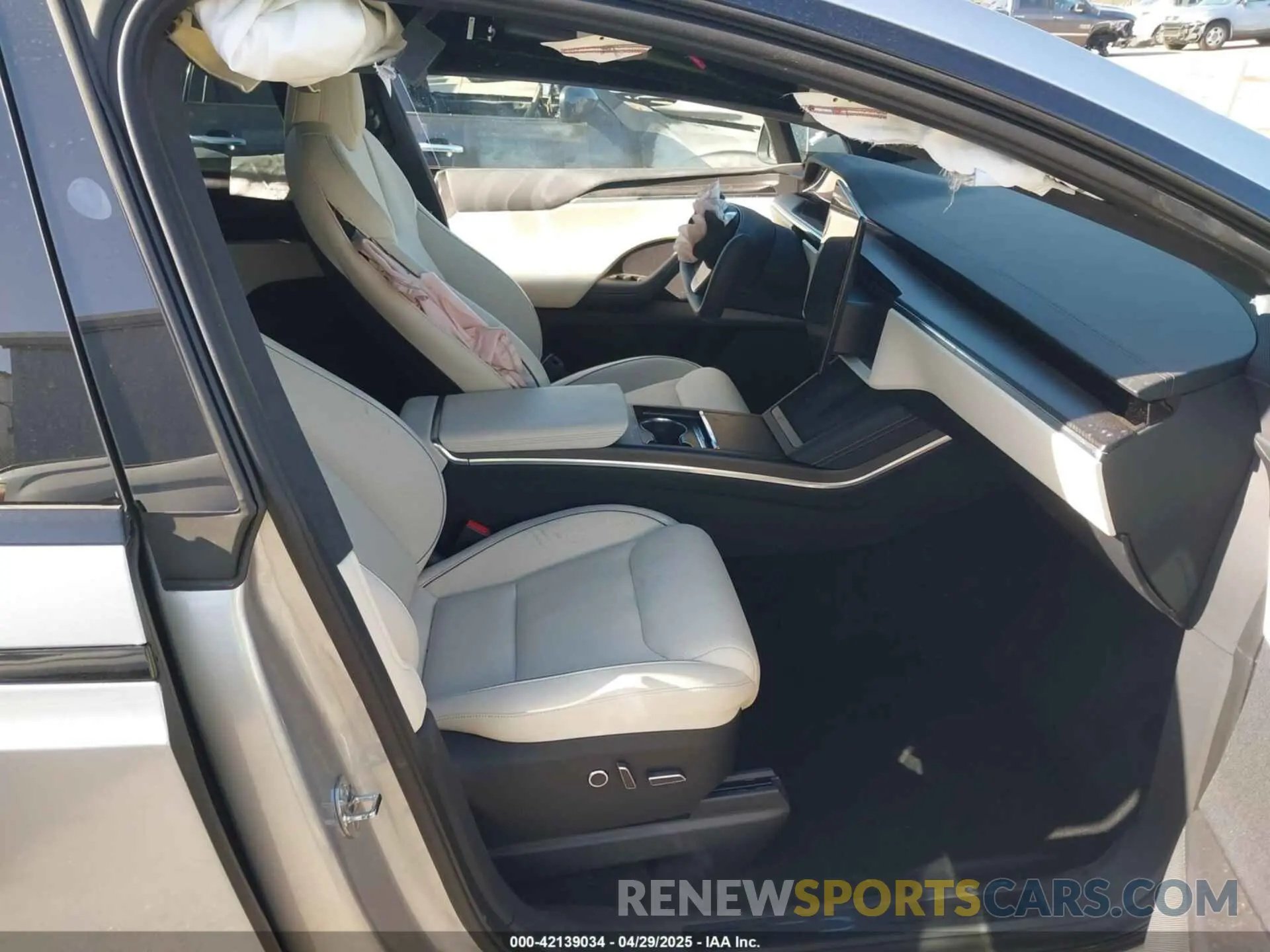 5 Photograph of a damaged car 7SAXCBE66RF458402 TESLA MODEL X 2024