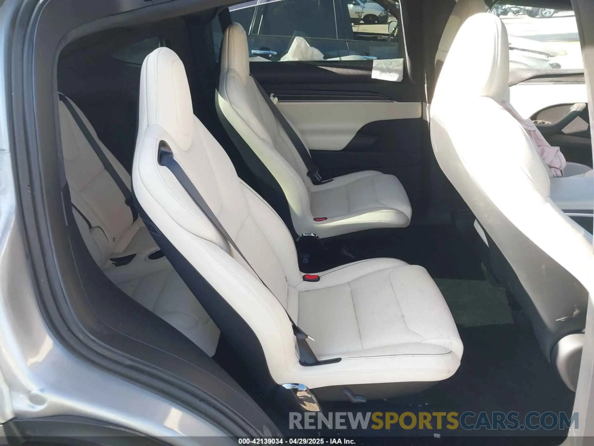 8 Photograph of a damaged car 7SAXCBE66RF458402 TESLA MODEL X 2024