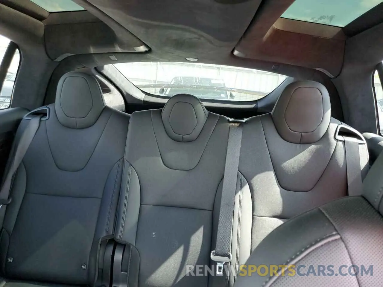 10 Photograph of a damaged car 7SAXCDE51RF439209 TESLA MODEL X 2024