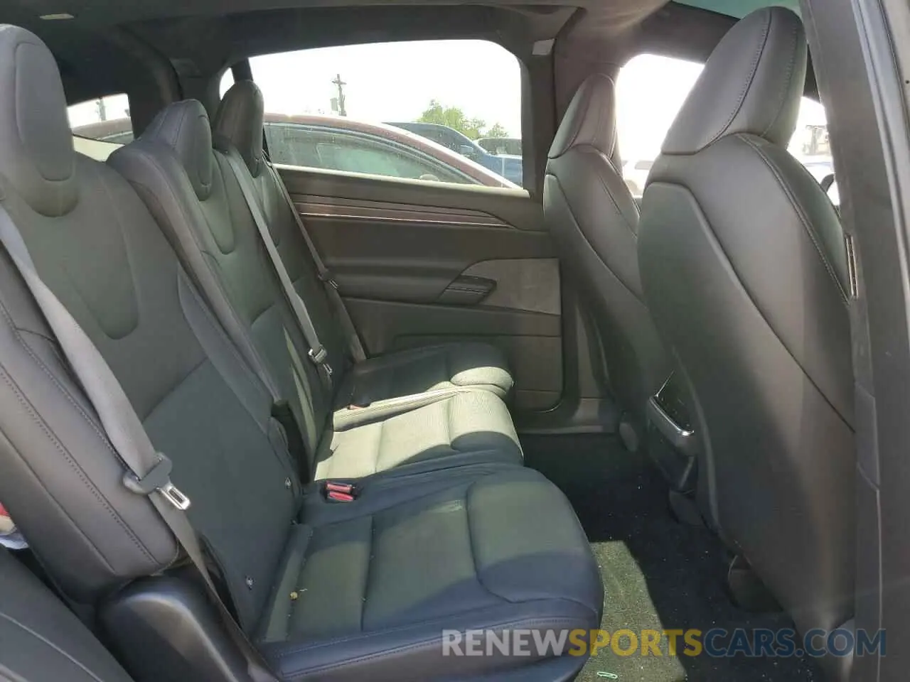 11 Photograph of a damaged car 7SAXCDE51RF439209 TESLA MODEL X 2024