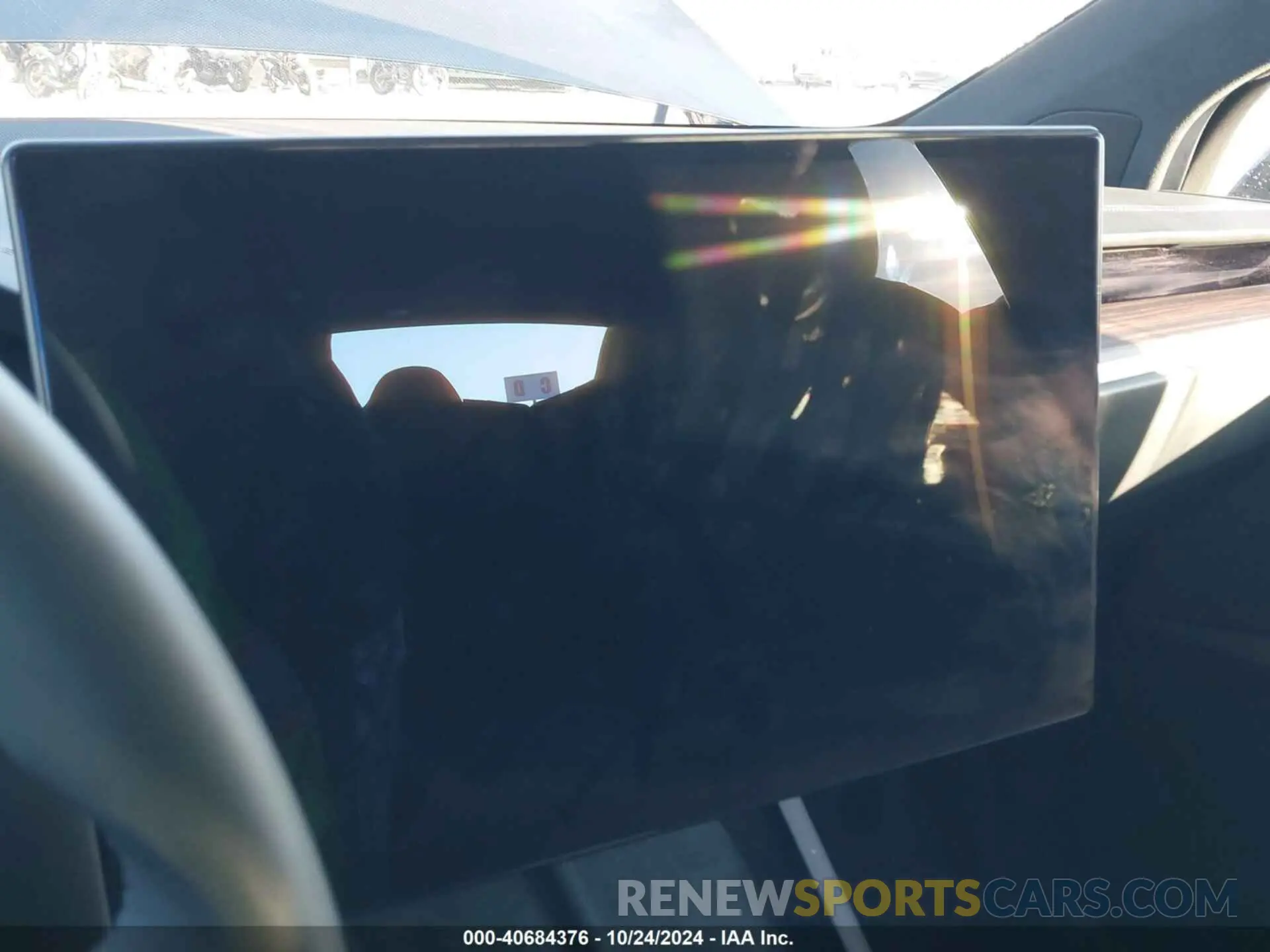17 Photograph of a damaged car 7SAXCDE51RF441994 TESLA MODEL X 2024