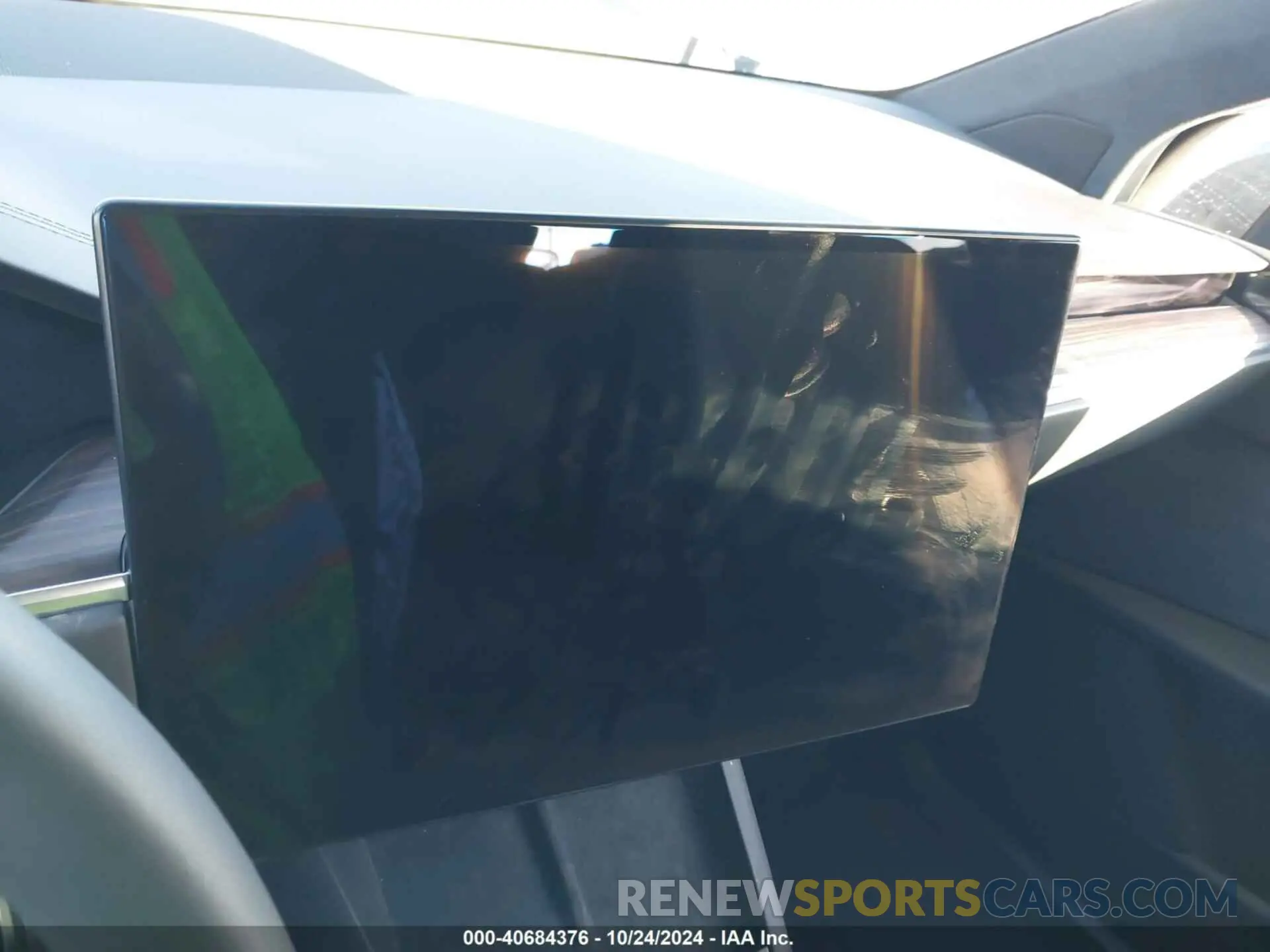 18 Photograph of a damaged car 7SAXCDE51RF441994 TESLA MODEL X 2024