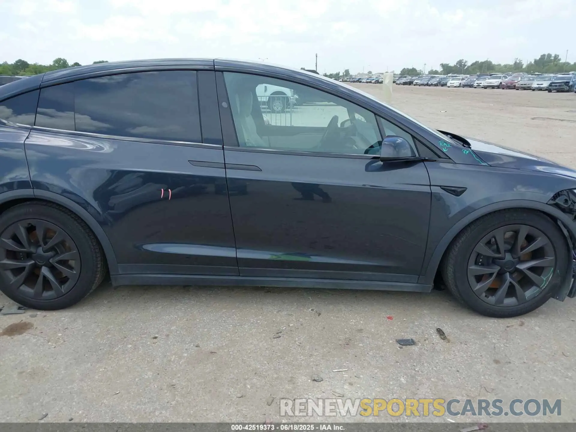 13 Photograph of a damaged car 7SAXCDE52RF446170 TESLA MODEL X 2024