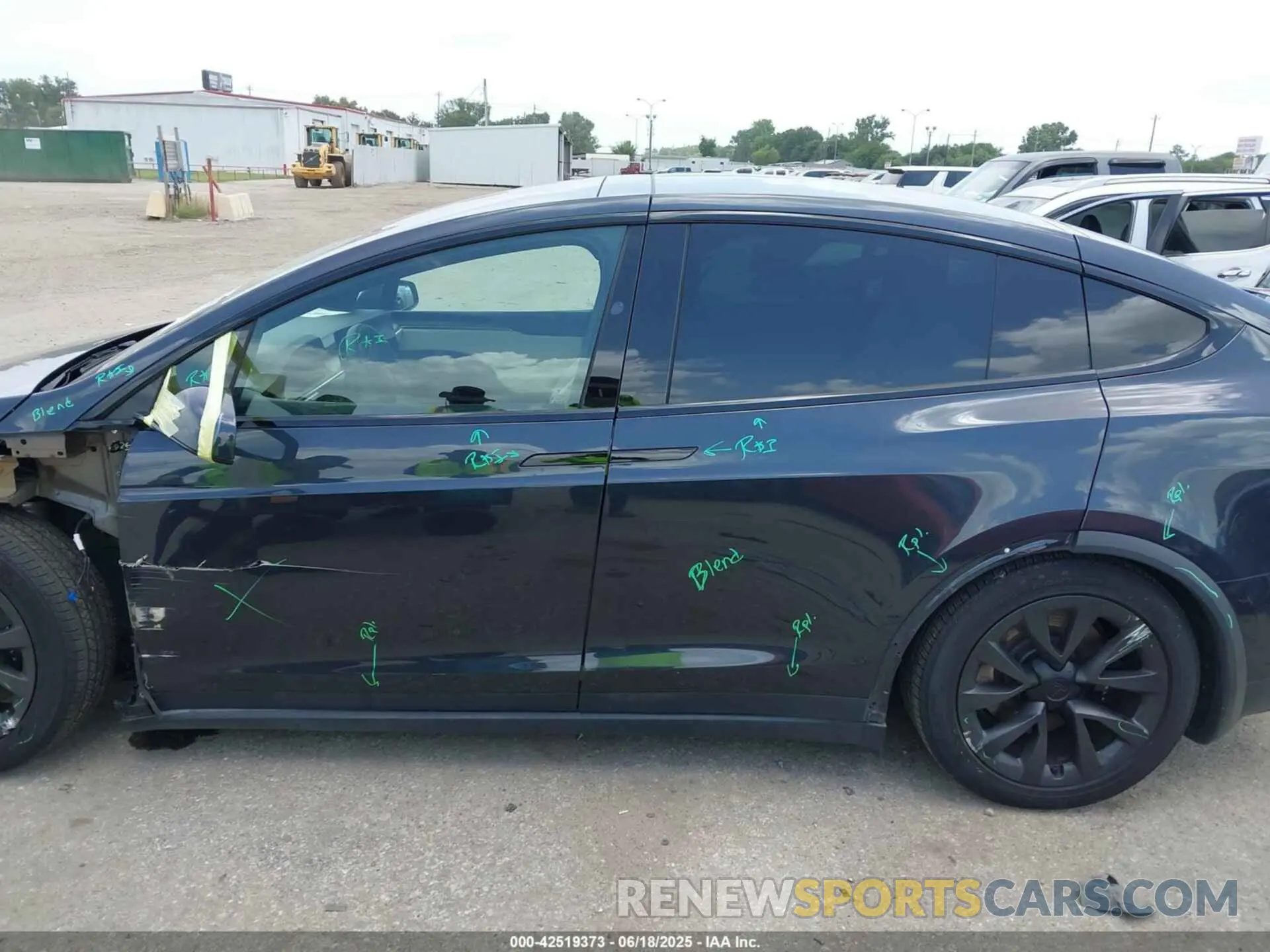 14 Photograph of a damaged car 7SAXCDE52RF446170 TESLA MODEL X 2024